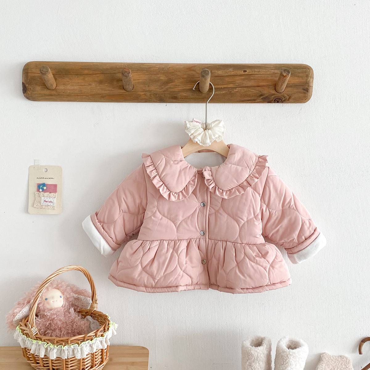 ショートコート・ジャケット・ジャンパー 長袖ジャケット 中綿キルティング フリル襟 ペプラムデザイン アウター あったか【mh0011376】