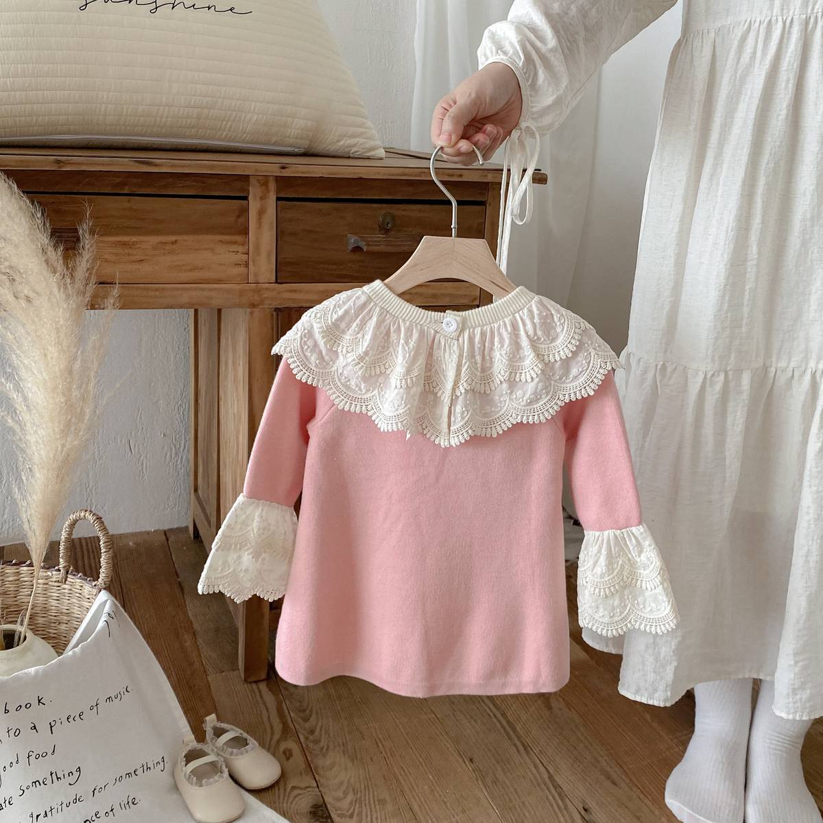 長袖ワンピース 長袖ニットワンピース 膝丈 レース刺繍 ビッグカラー フレアスリーブ プリンセス【mh0011388】