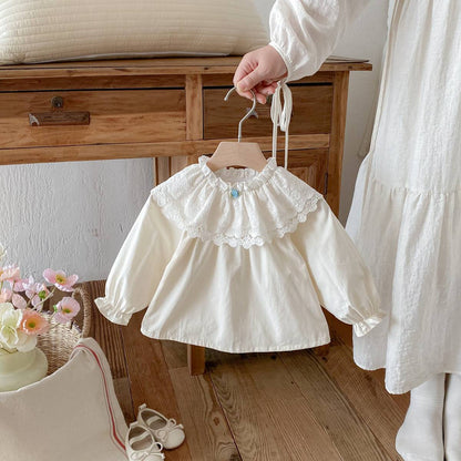 長袖シャツ・ブラウス 長袖ブラウス 綿素材 レースフリル ダブル襟 ギャザー ベルスリーブ風【mh0011392】