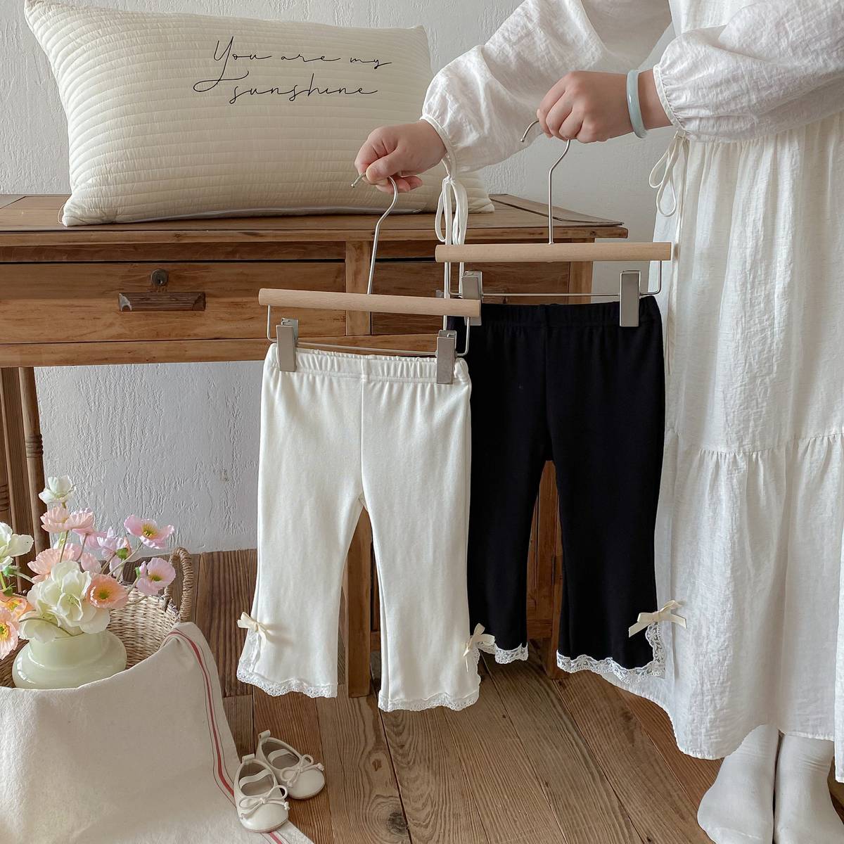 レギンスパンツ レギンスパンツ リブ生地 裾レースフリル スリットリボン フレア【mh0011393】