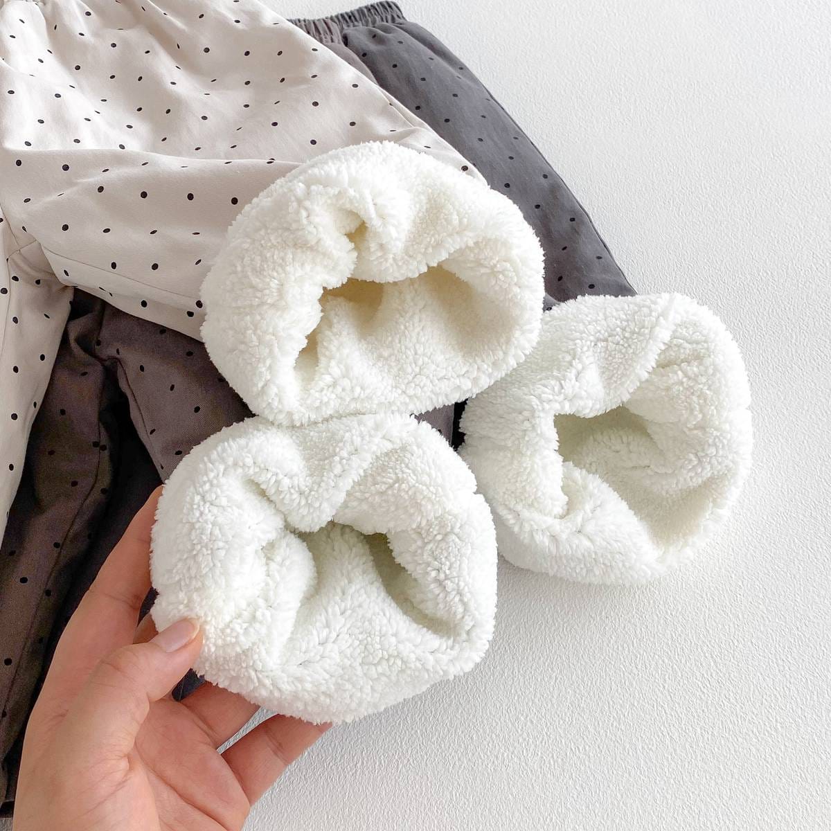 ロングパンツ・スウェットパンツ ロングパンツ 裏ボア ドット柄 プリント ゆったり ルーズシルエット あったか【mh0011395】