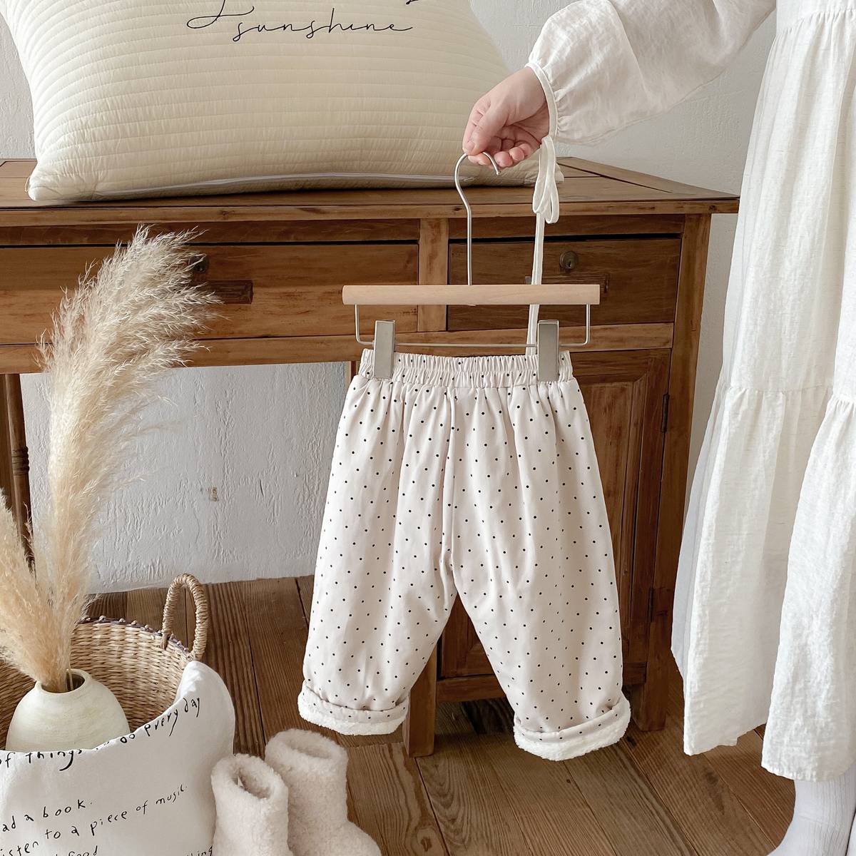 ロングパンツ・スウェットパンツ ロングパンツ 裏ボア ドット柄 プリント ゆったり ルーズシルエット あったか【mh0011395】