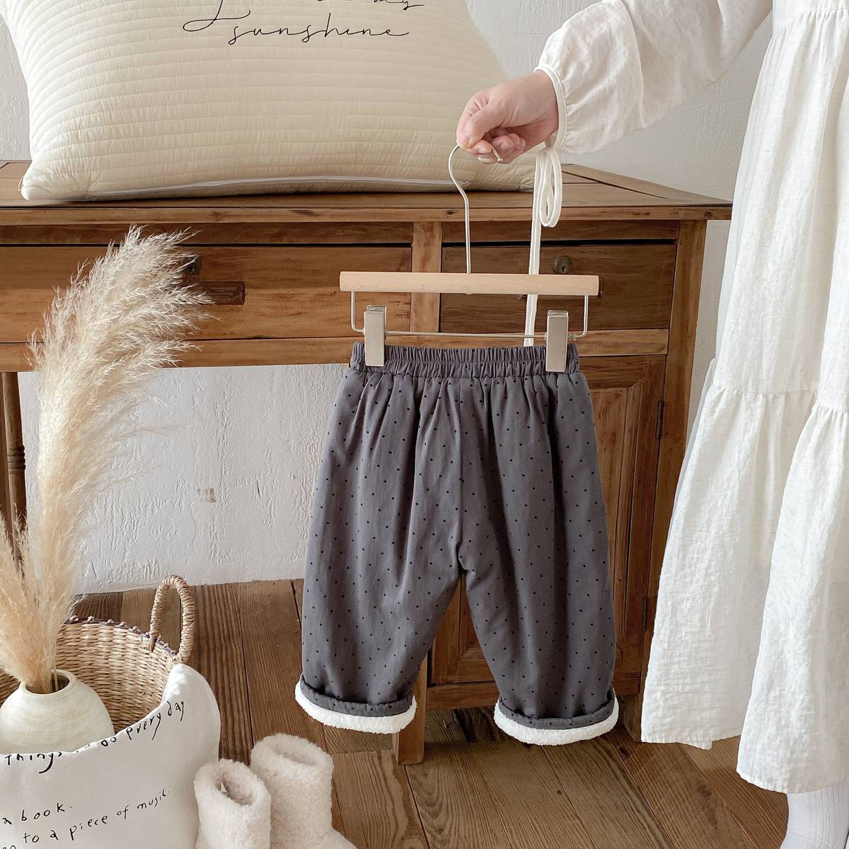 ロングパンツ・スウェットパンツ ロングパンツ 裏ボア ドット柄 プリント ゆったり ルーズシルエット あったか【mh0011395】