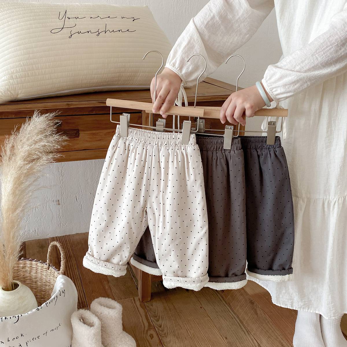 ロングパンツ・スウェットパンツ ロングパンツ 裏ボア ドット柄 プリント ゆったり ルーズシルエット あったか【mh0011395】