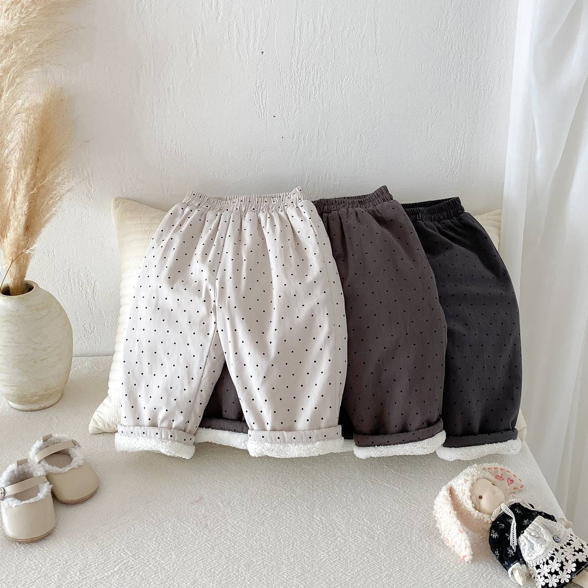 ロングパンツ・スウェットパンツ ロングパンツ 裏ボア ドット柄 プリント ゆったり ルーズシルエット あったか【mh0011395】