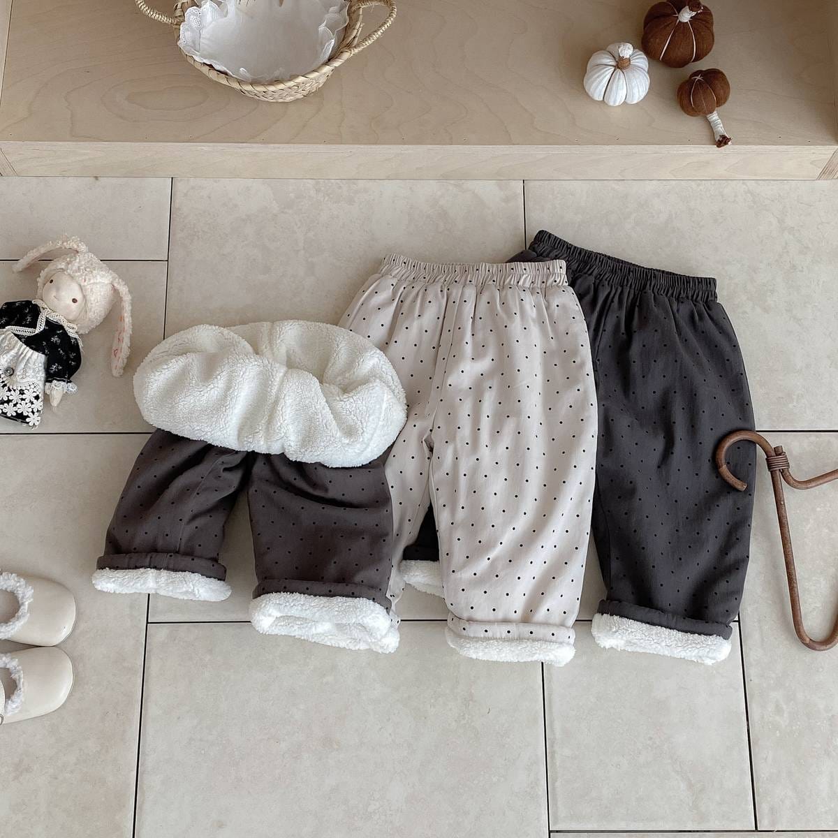 ロングパンツ・スウェットパンツ ロングパンツ 裏ボア ドット柄 プリント ゆったり ルーズシルエット あったか【mh0011395】