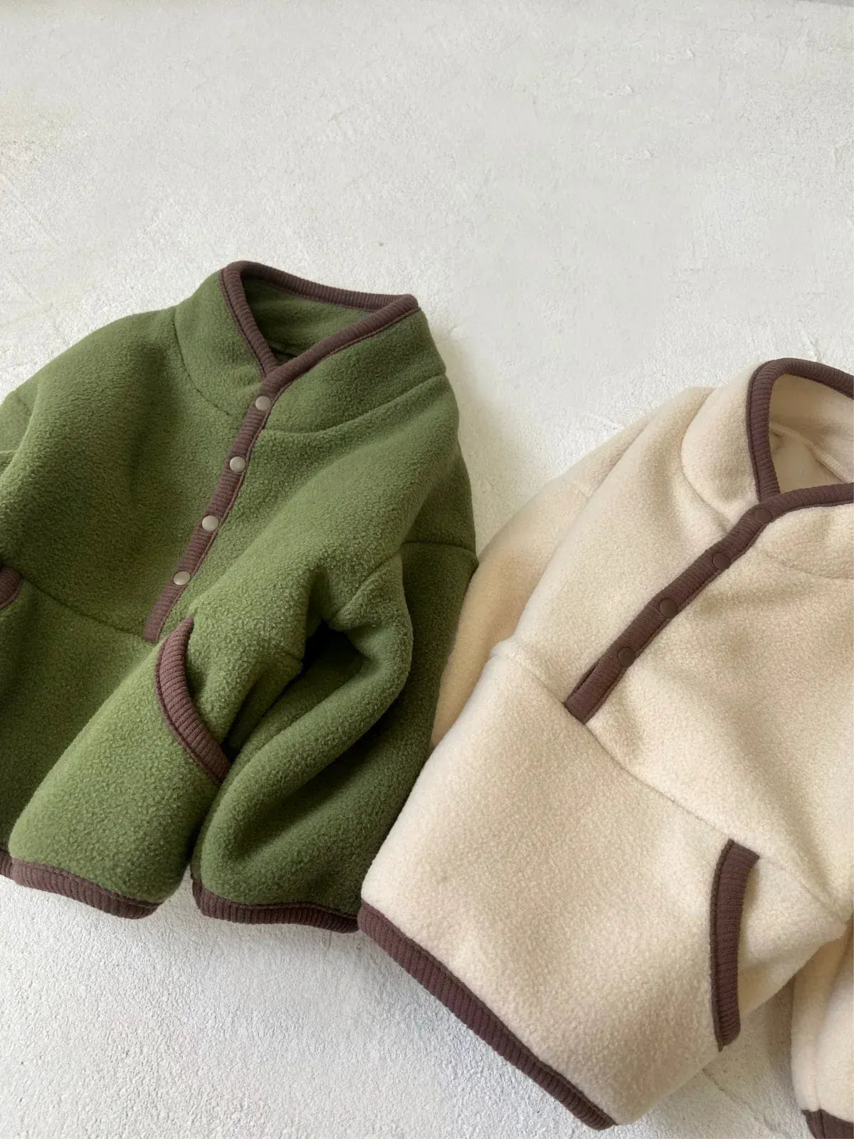 長袖セットアップ ベビーセットアップ 2点セット バイピングスタンドカラーフリーストップス+ロングパンツ 2カラー【mh0007603】