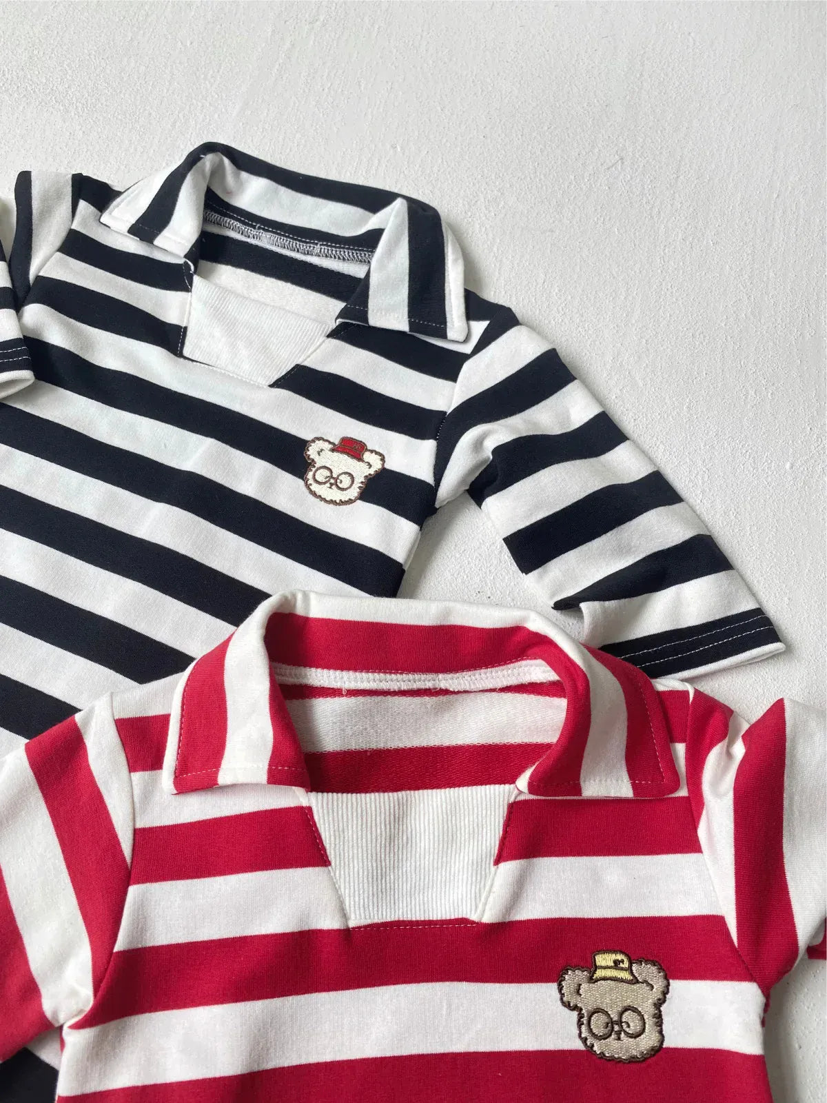 長袖ロンパース ベビージャンプスーツ ベアくまワッペンボーダーラガー襟長袖ロンパース 2カラー【mh0007063】