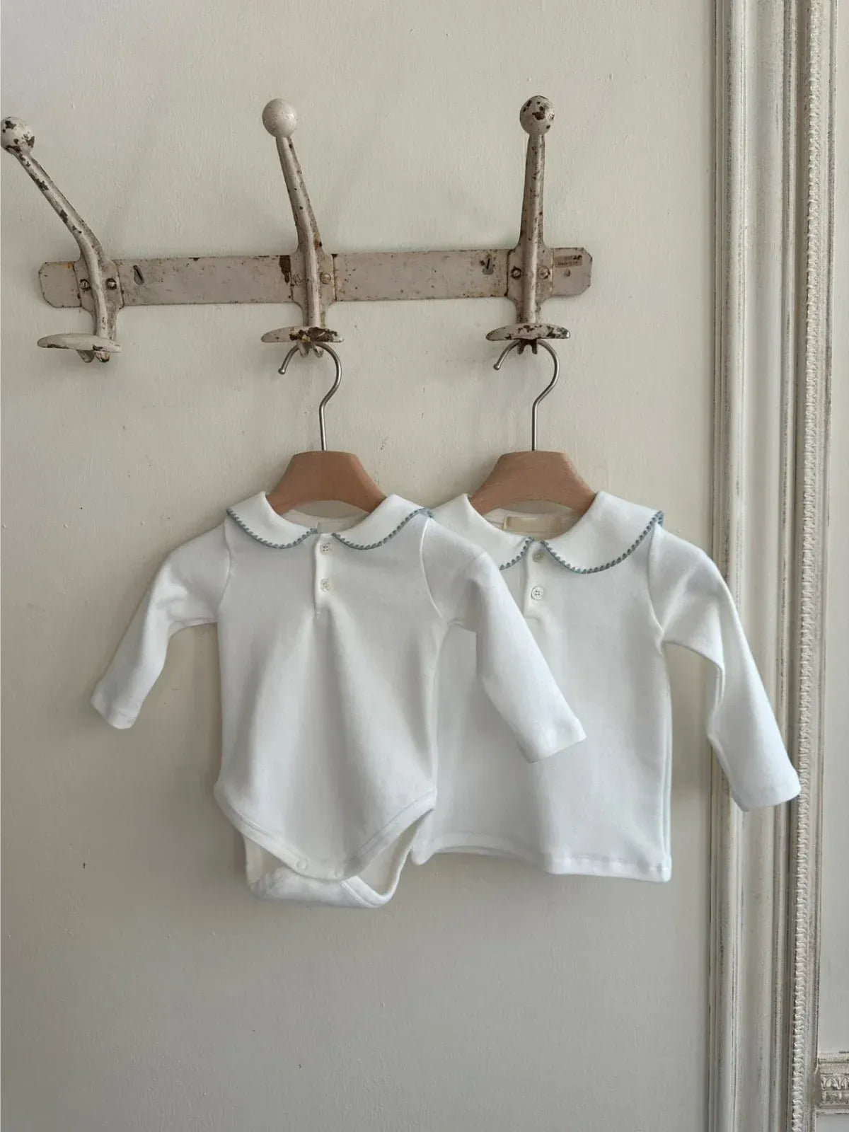 長袖ロンパース ベビーロンパース 縁取り丸襟長袖ボディスーツ 2カラー【mh0007068】