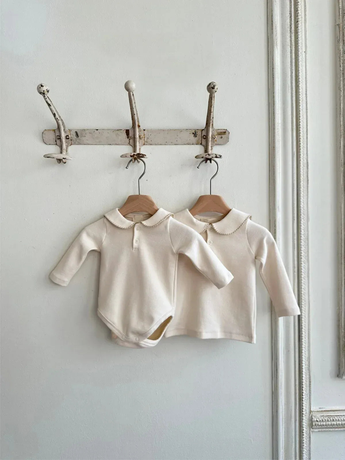 長袖ロンパース ベビーロンパース 縁取り丸襟長袖ボディスーツ 2カラー【mh0007068】