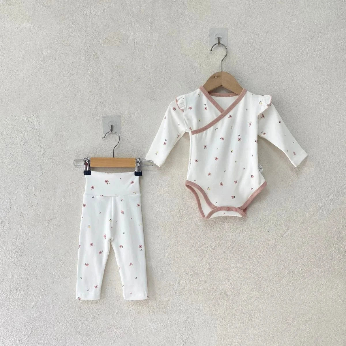 ロンパースセットアップ ベビーセットアップ 2点セット フラワープリント肌着ボディスーツ+ハイウェストレギンスパンツ【mh0007950】