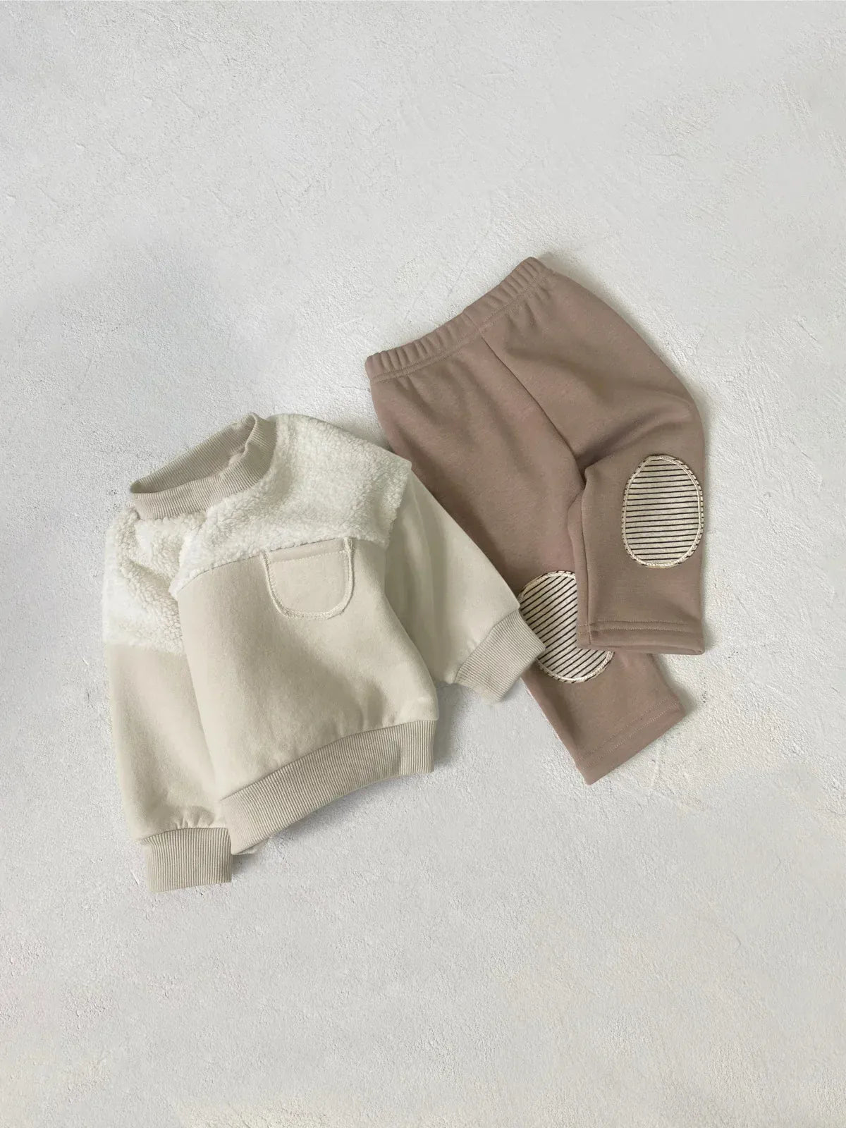 長袖セットアップ ベビーセットアップ 2点セット ボアフリースパッチワーク長袖スウェットシャツ+膝パッチロングレギンスパンツ【mh0008480】