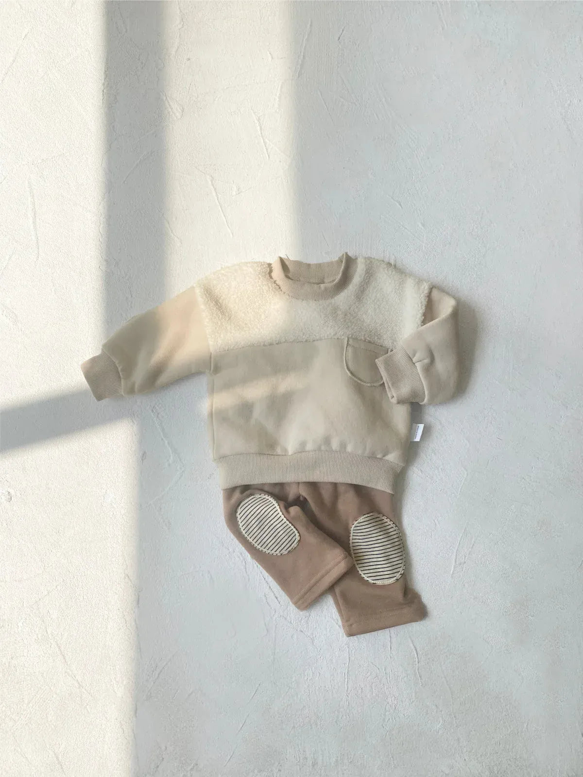 長袖セットアップ ベビーセットアップ 2点セット ボアフリースパッチワーク長袖スウェットシャツ+膝パッチロングレギンスパンツ【mh0008480】