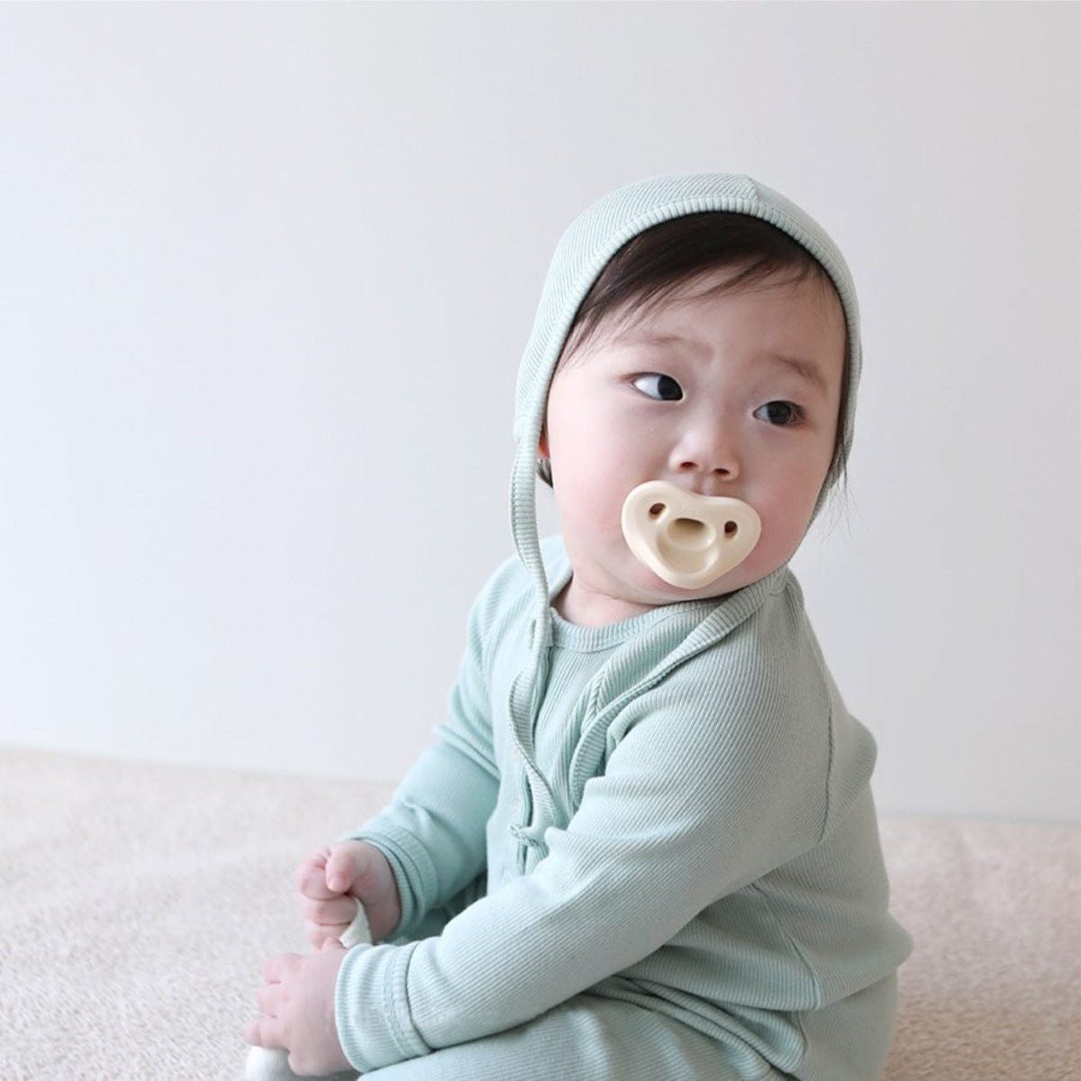 長袖ロンパース とんがり帽子ロンパースセット ヘンリーネック リブ編み コットンカバーオール 2点セット【mh0010889】