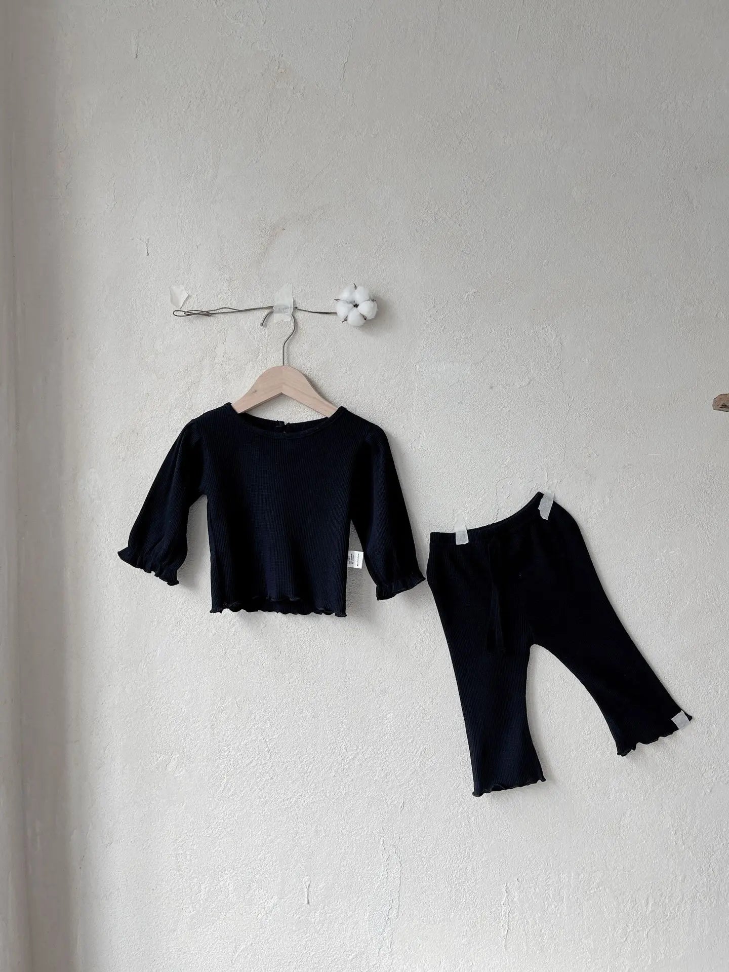 長袖セットアップ ベビーセットアップ 2点セット ワッフル長袖Tシャツ+フリルロングパンツ 2カラー【mh0006800】