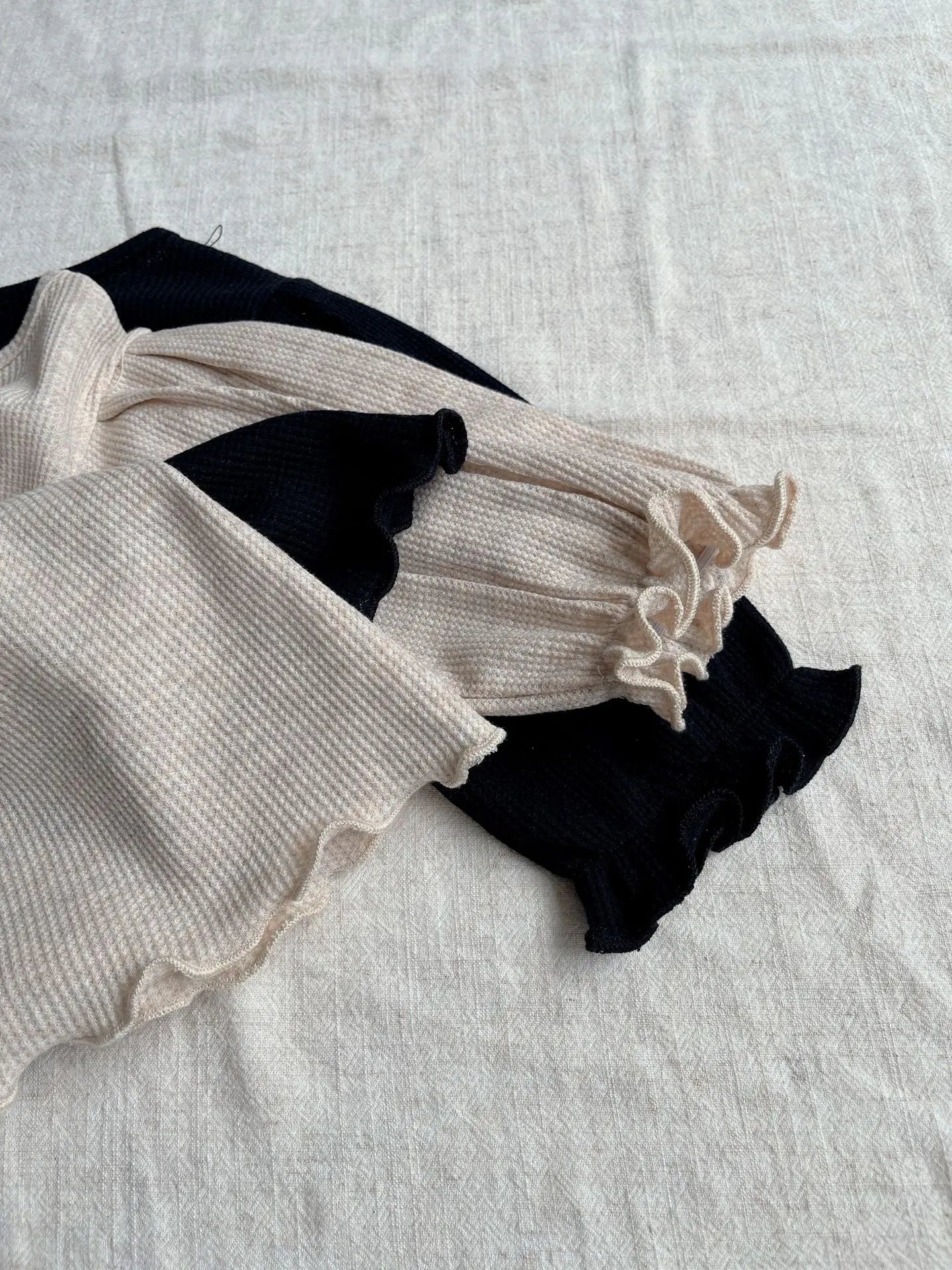 長袖セットアップ ベビーセットアップ 2点セット ワッフル長袖Tシャツ+フリルロングパンツ 2カラー【mh0006800】