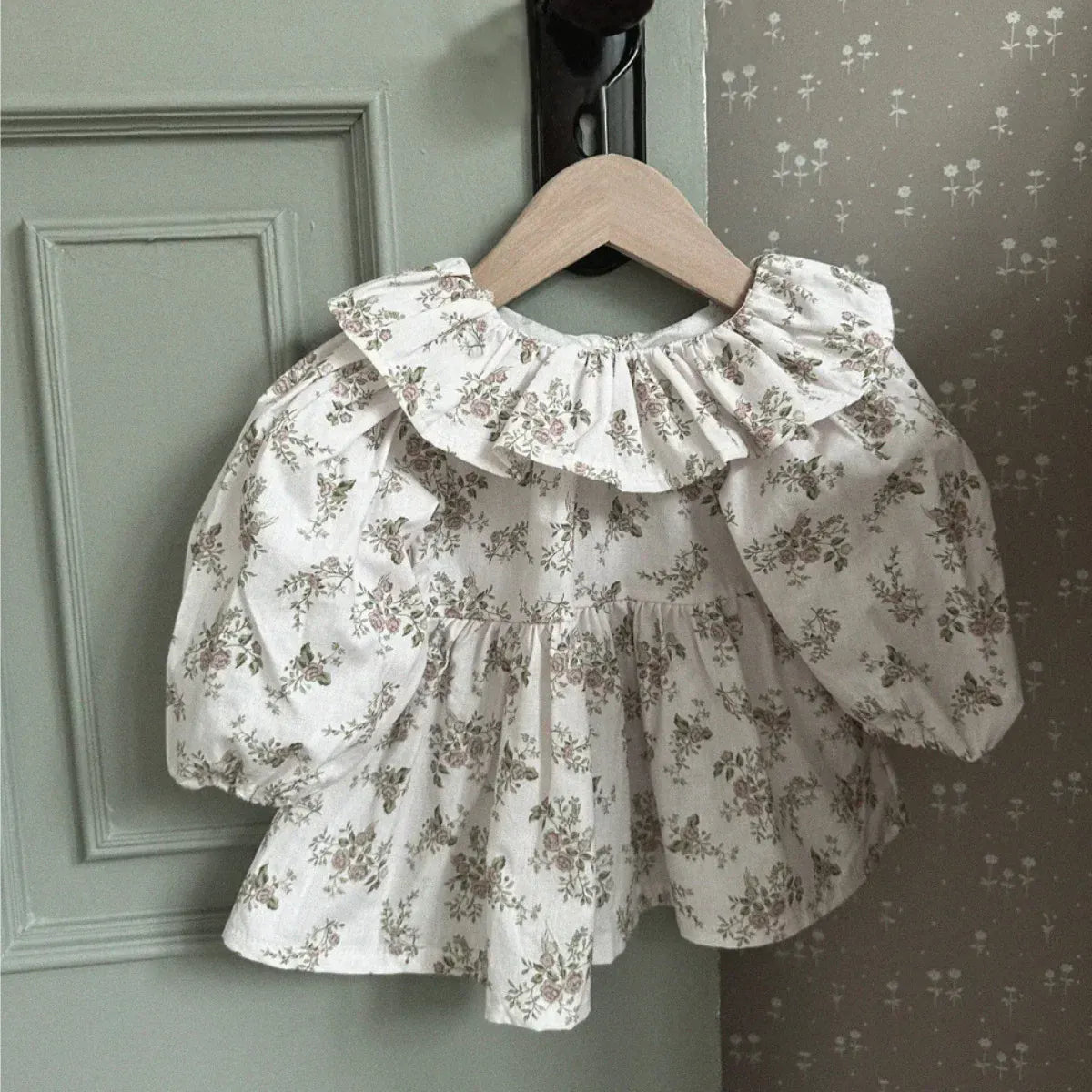 長袖シャツ・ブラウス ベビートップス フラワー小花柄プリントサークルフリル襟長袖パフスリーブチュニックブラウス 3カラー【mh0007082】