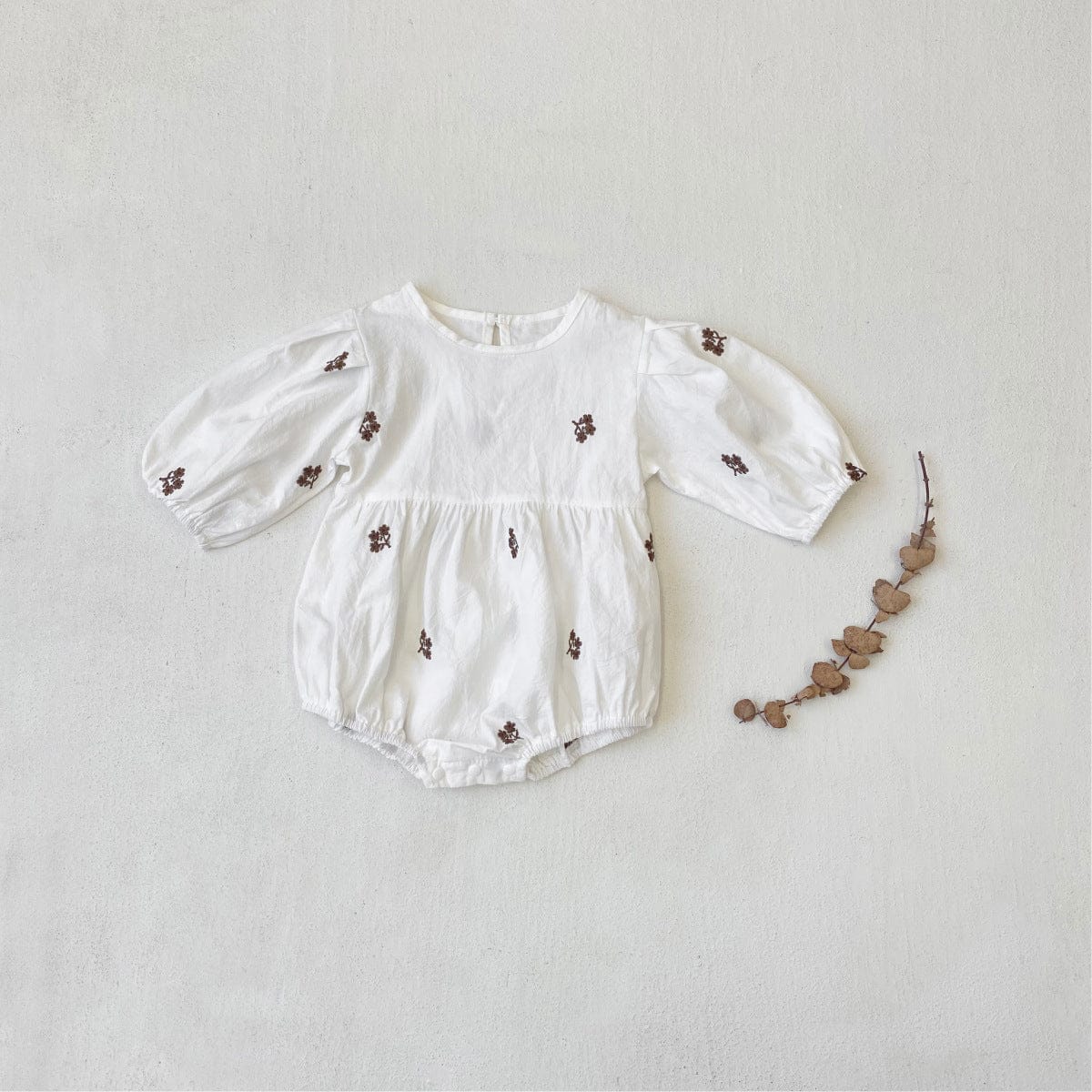 長袖ロンパース 66cm / creamy-white 小花刺繍パフスリーブロンパース【mh0011127】