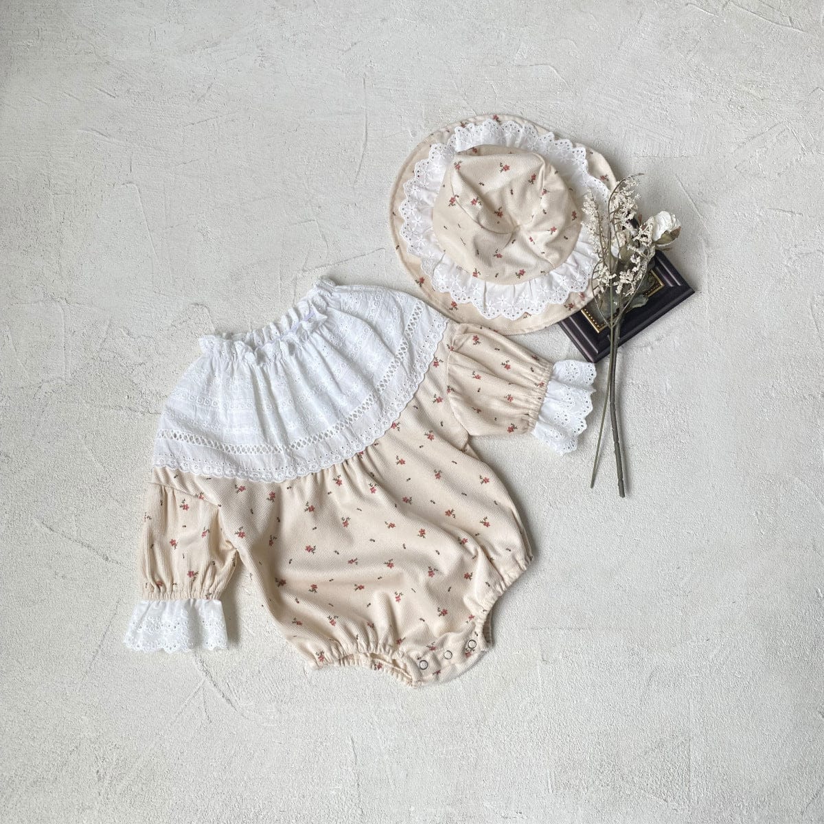 長袖ロンパース Apricot 2pcs / 66cm 6M ベビーロンパース帽子セット レースフリル長袖ボディスーツ+バケットハット【mh0008522】
