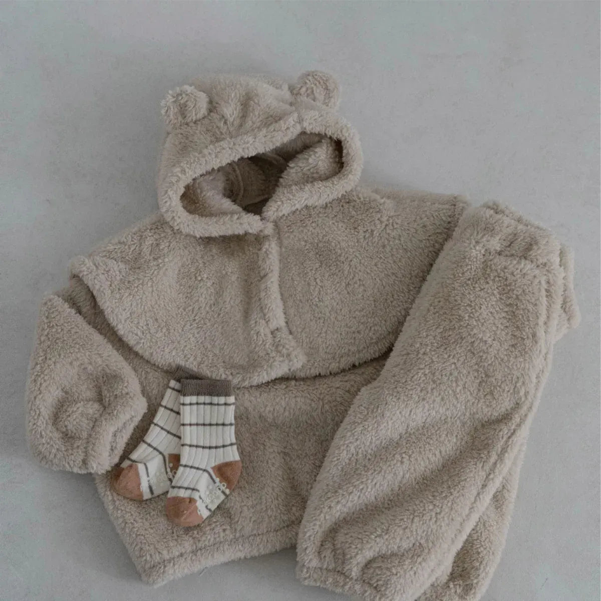 長袖セットアップ apricot 3pcs suit / 6M  66CM ベビーセットアップ 3点セット くま耳フーディケープポンチョ+ボアフリース長袖プルオーバー+ロングパンツ