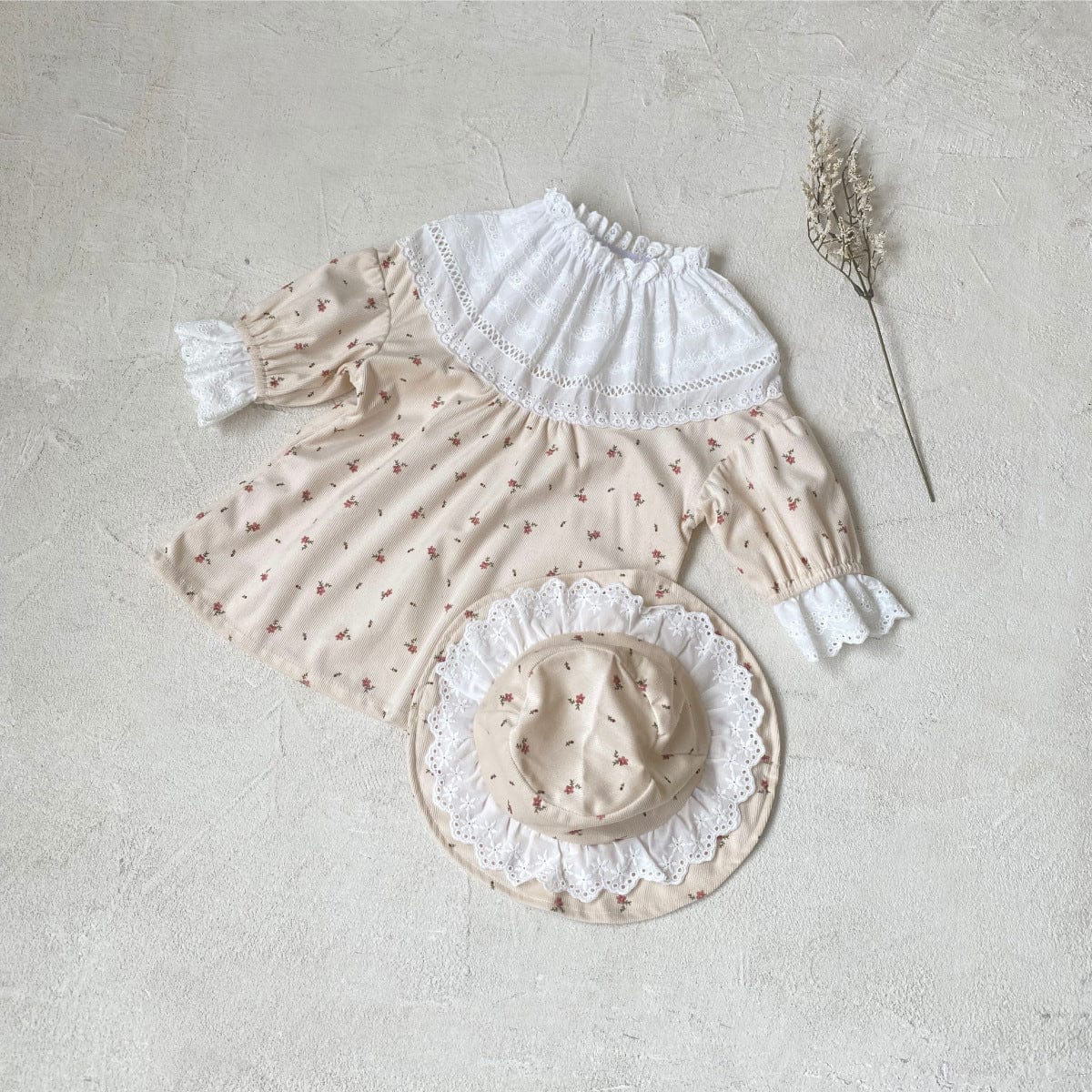 長袖ワンピース Apricot Floral Set (Dress + Hat) / 73cm フラワープリントレースフリル長袖ワンピース 帽子セット【mh0009676】