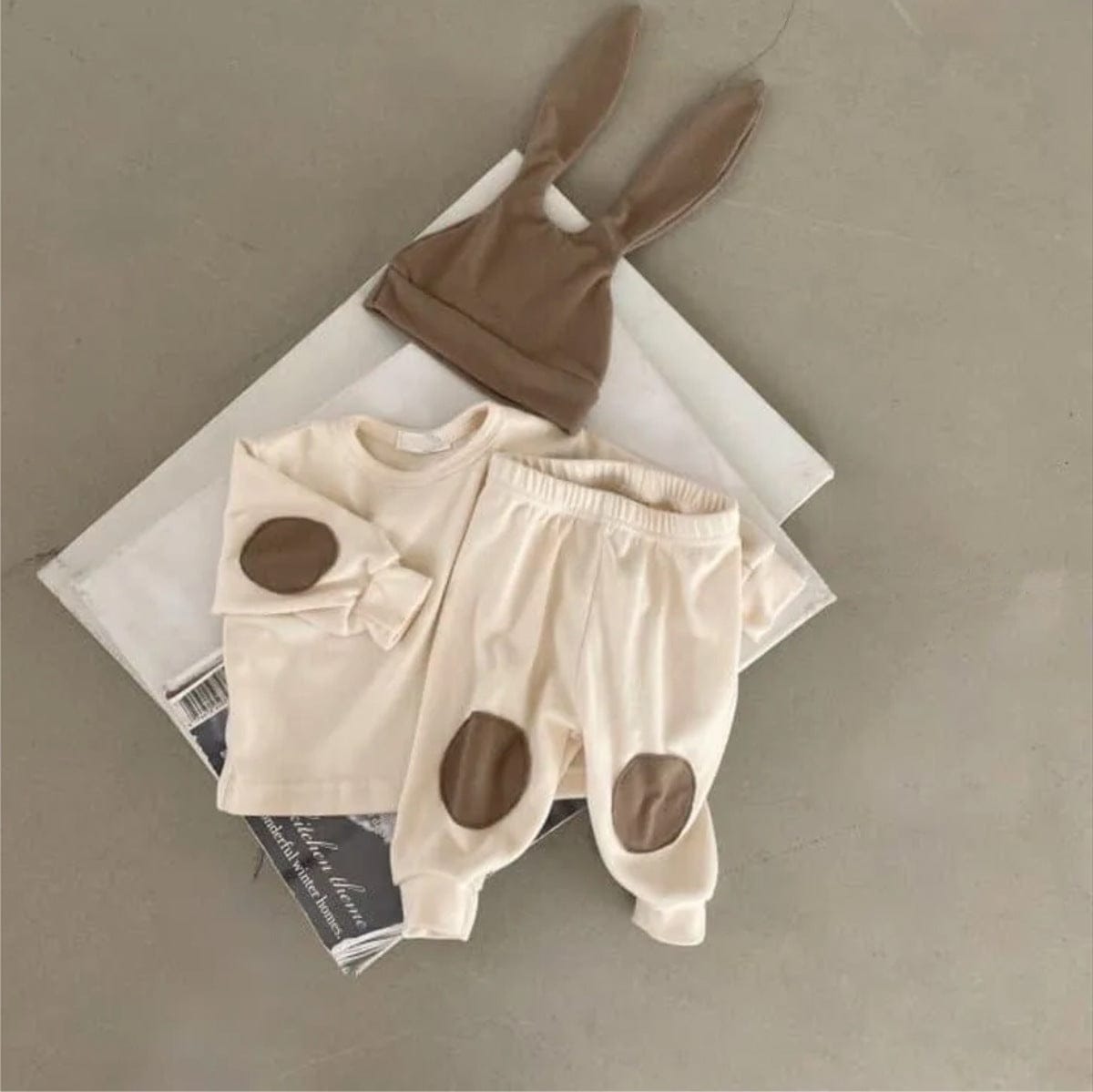 長袖セットアップ Apricot Yellow 3-Piece Set (Top + Pants + Hat) / 66cm うさ耳帽子ワッペン長袖トップス＋パンツセットアップ 3点セット【mh0011124】