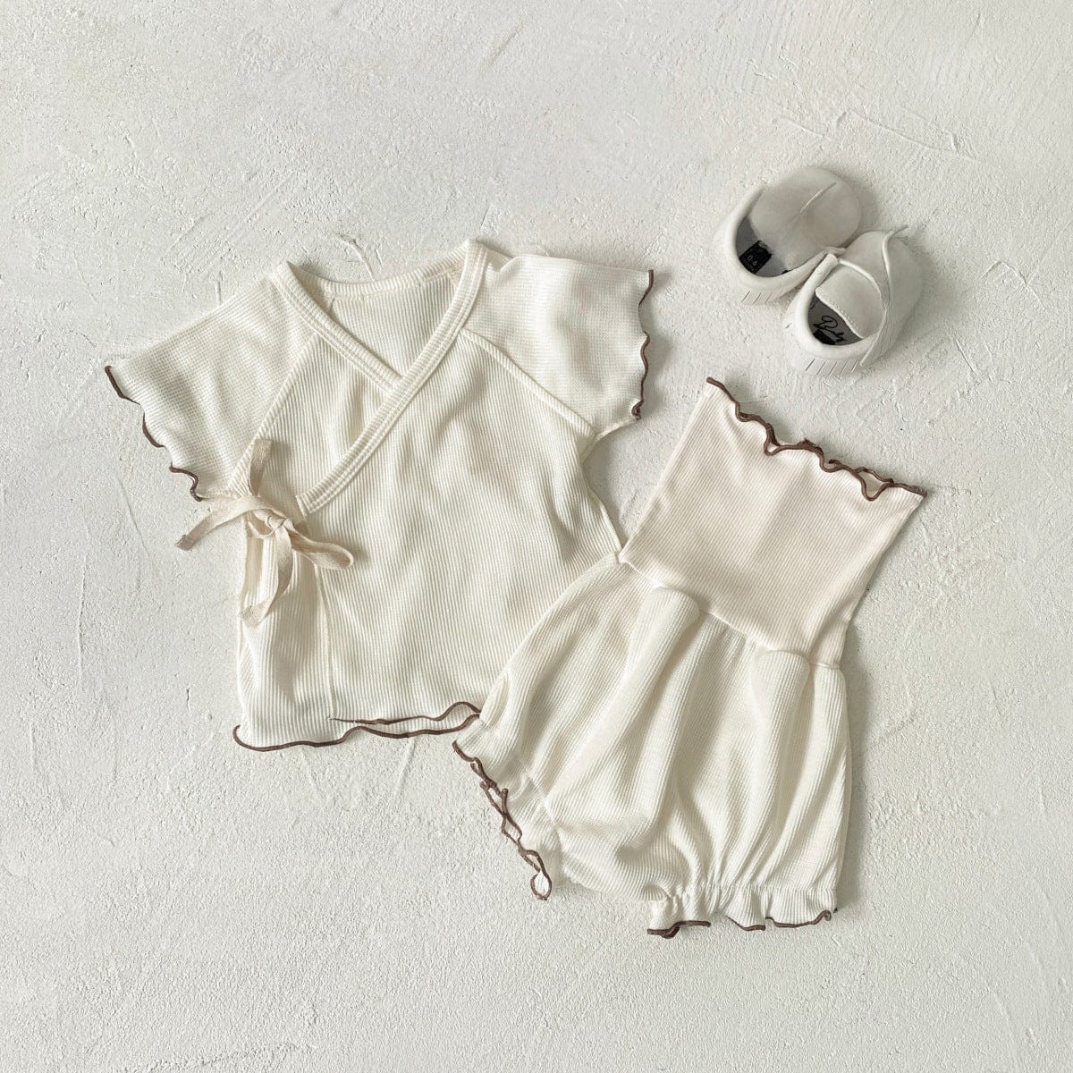 半袖セットアップ Beige Suit (Top + High-waisted Pants 2-Piece Set) / 66cm メロウフリルワッフル半袖肌着+ハイウエストパンツ/とんがりキャップ帽子【mh0009992】