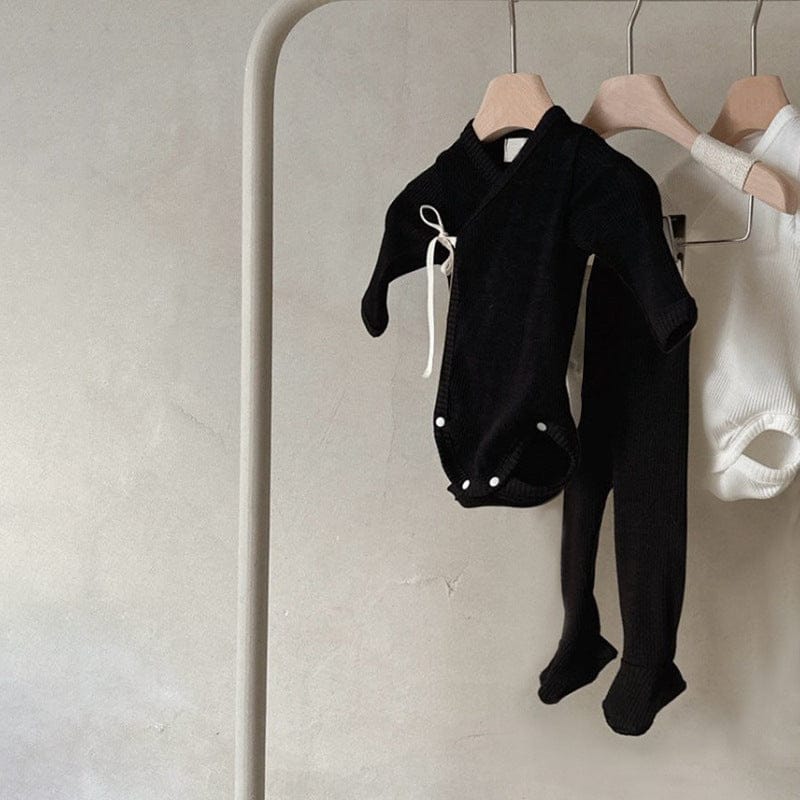 ロンパースセットアップ Black 2-piece set (jumpsuit + pants) / 66cm 長袖ベビー肌着ロンパース+足付きレギンスパンツ+うさ耳帽子セット【mh0010599】