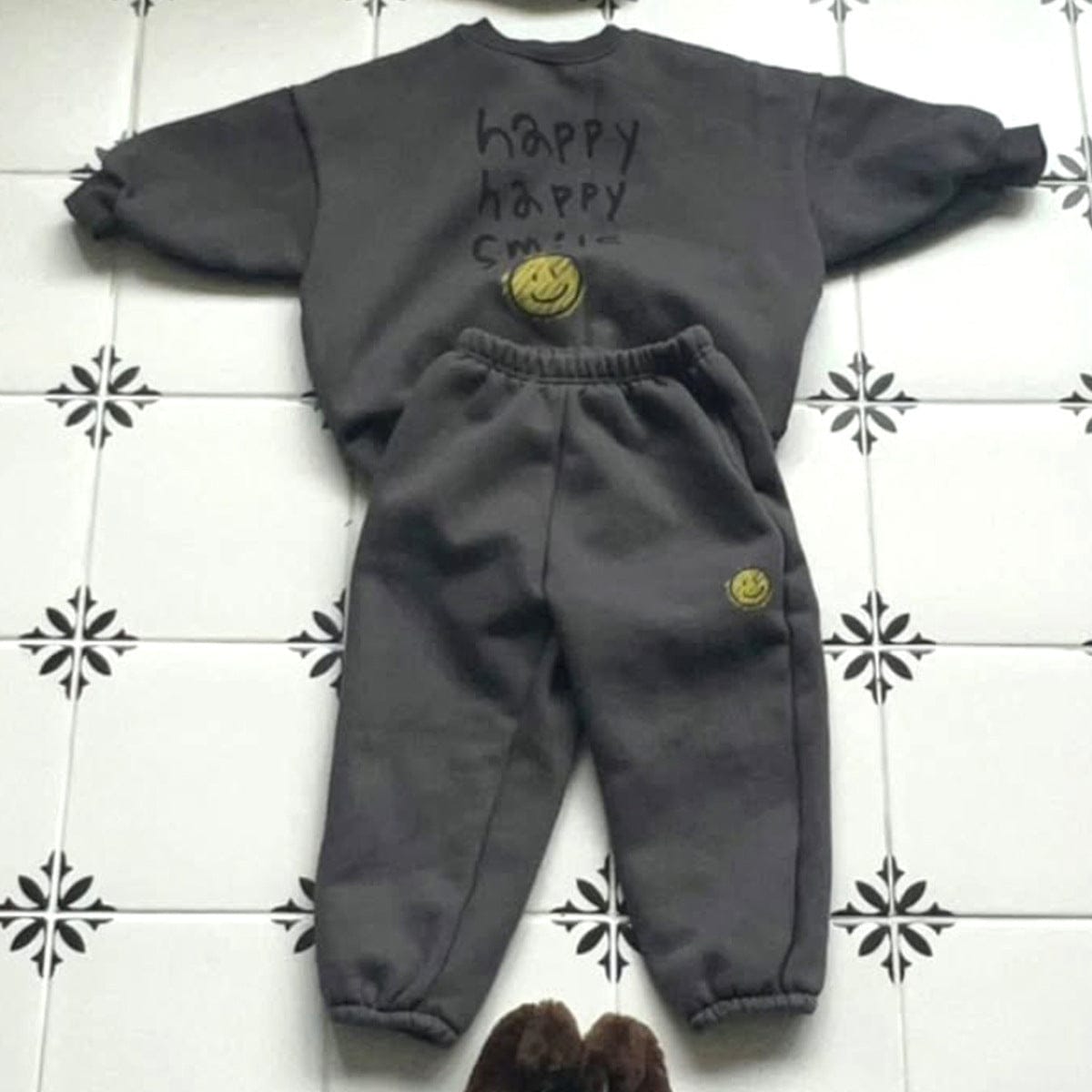 長袖セットアップ Dark Gray / 90cm レタリングスマイルロゴプリントスウェットトレーナー+パンツセットアップ 2点セット【mh0011110】