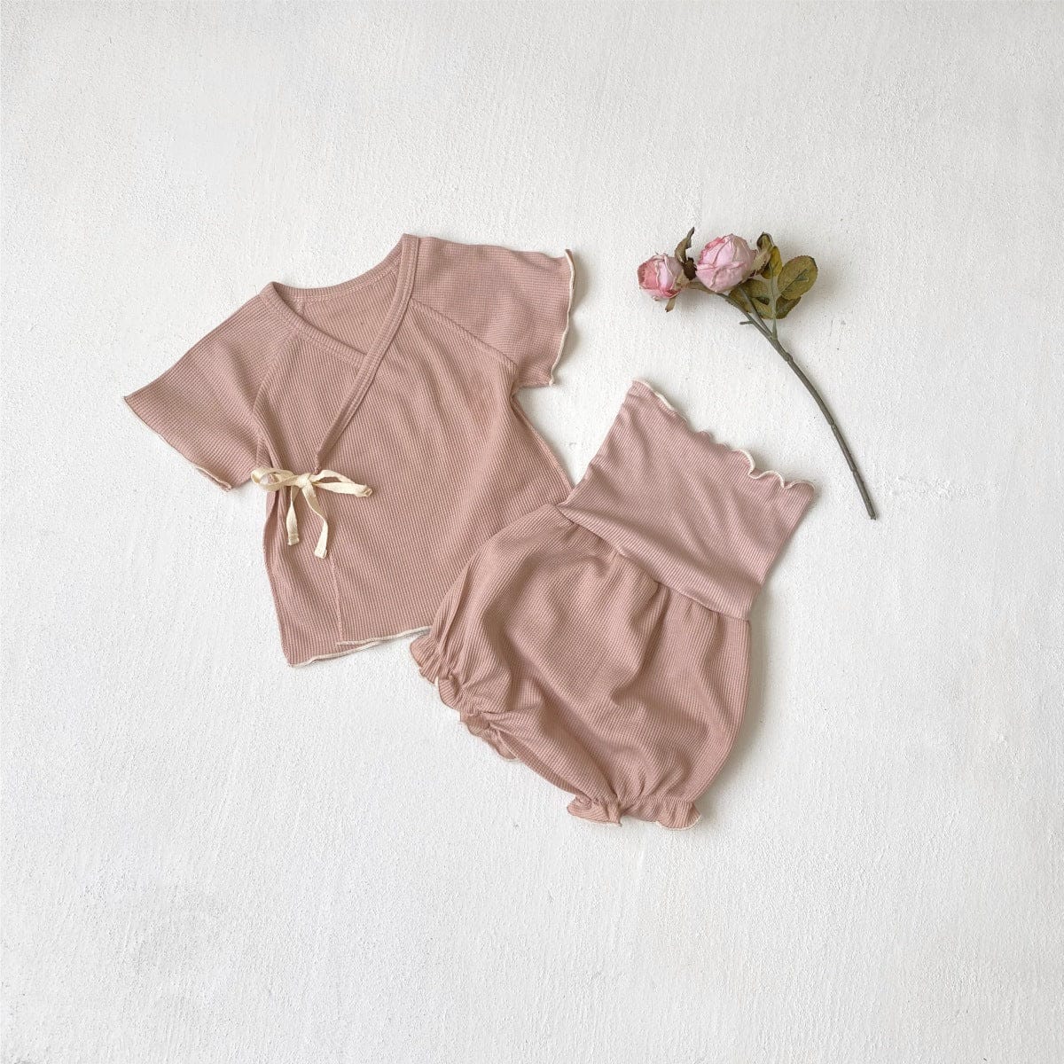 半袖セットアップ Dark Pink Suit (Top + High-waisted Belly Pants 2-Piece Set) / 66cm メロウフリルワッフル半袖肌着+ハイウエストパンツ/とんがりキャップ帽子【mh0009992】