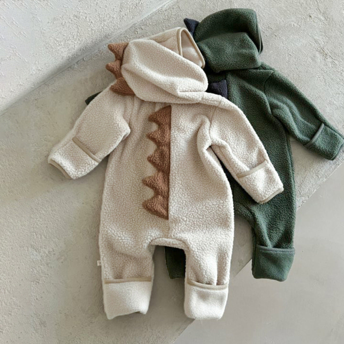 アウタージャンプスーツ Gray Apricot / 66cm Dinosaur Hooded Fleece Bodysuit 恐竜フーディ フリース カバーオール【mh0011859】