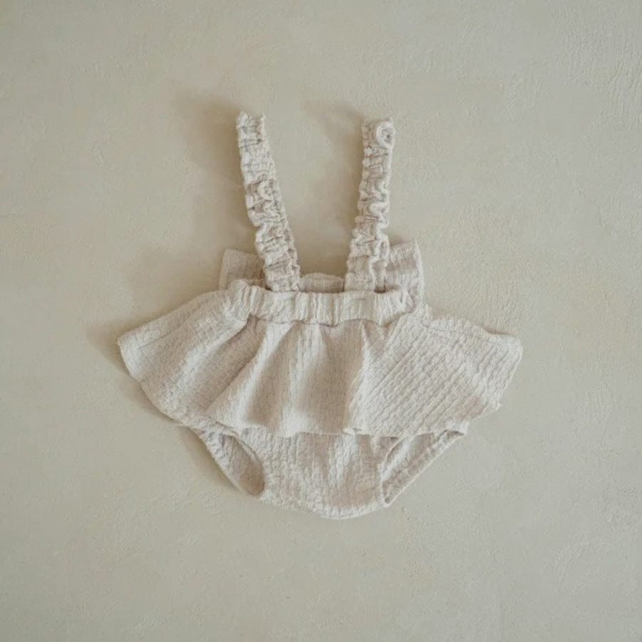 ブルマパンツ Light apricot suspender jumpsuit / 66cm フリルショルダースカートサスペンダーブルマパンツ+ボンネット帽子セット【mh0009990】