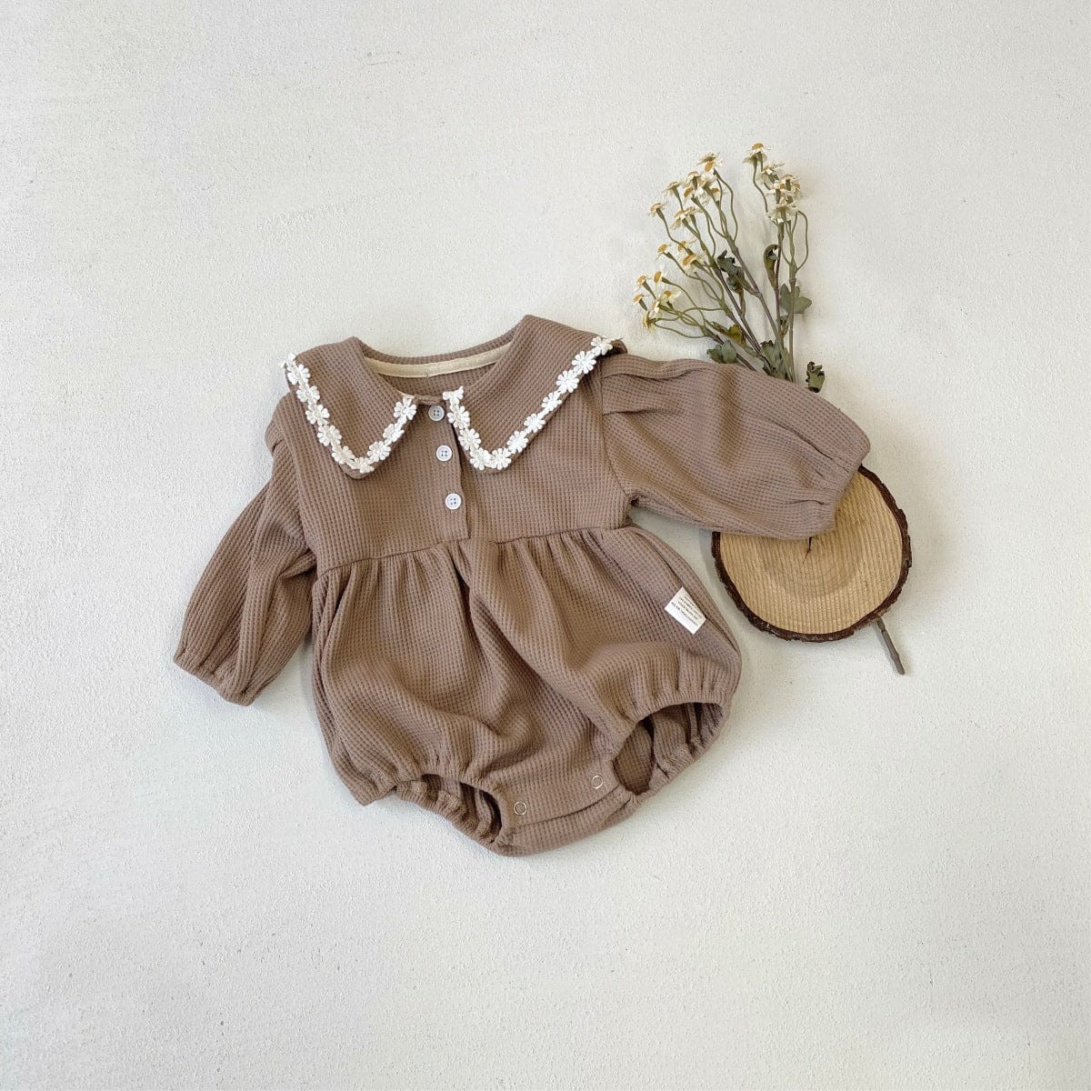 長袖ロンパース Light Brown / 66cm ベビーロンパース ワッフル襟付き長袖パフスリーブボディスーツ【mh0009031】