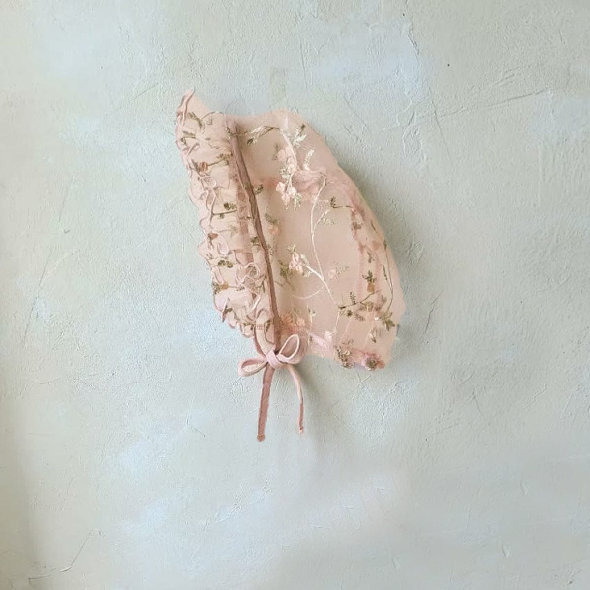 半袖ワンピース Light pink hat / One Size 刺繍フラワーチュールフリルスリーブワンピース+レース刺繍ボンネット帽子セット【mh0010206】