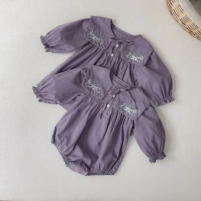 長袖ロンパース ベビーロンパース 長袖パフスリーブボディスーツ+つけ襟セット フラワー花柄刺繍 パープル【mh0004587】