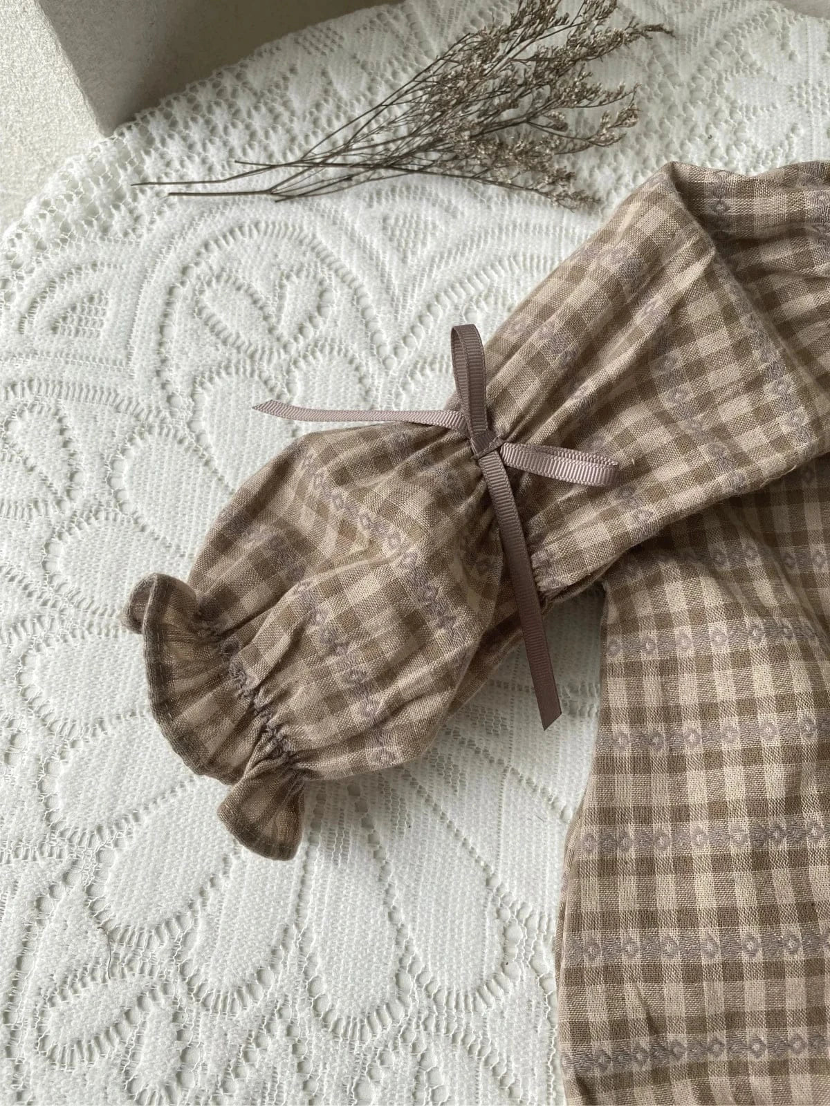 長袖ロンパース ベビーロンパース 長袖ボディスーツ リボン ベルスリーブ スタンドフリルカラー チェック【mh0006383】