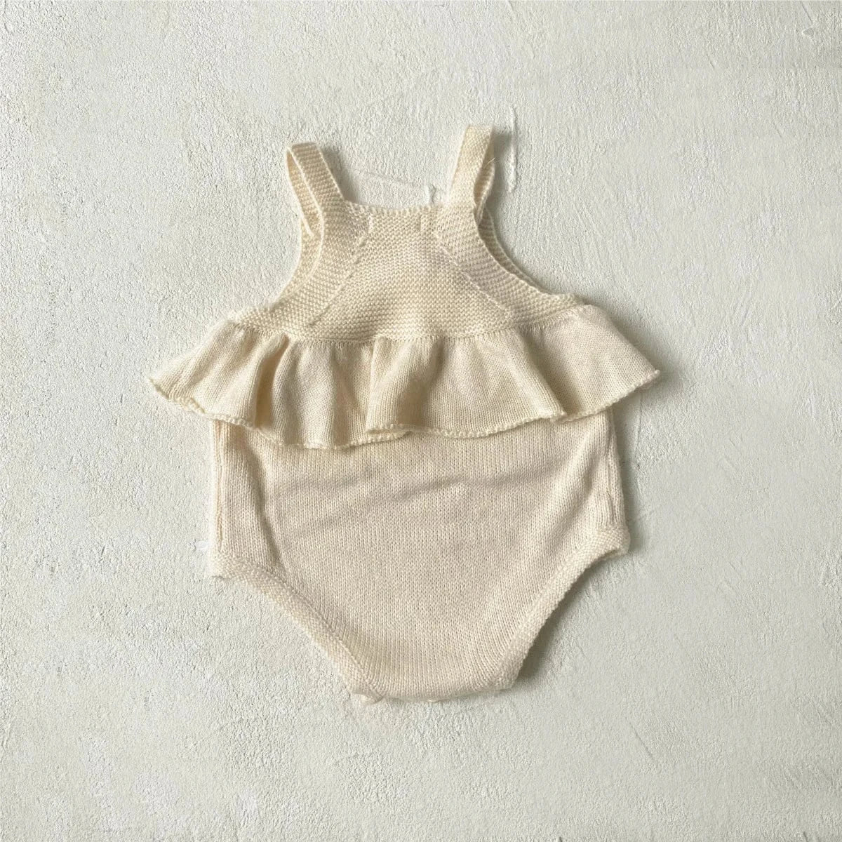 ノースリーブロンパース ベビーロンパース ニットサスペンダーペプラムフリルボディスーツ+うさ耳ボンネット帽子セット【mh0007949】