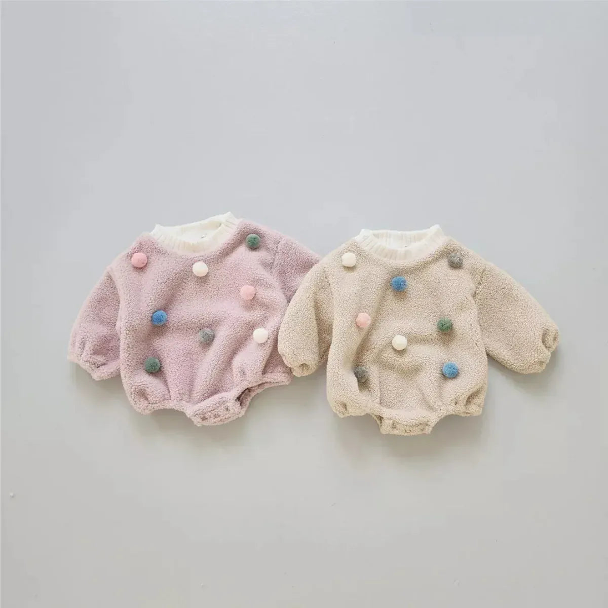 長袖ロンパース ベビーロンパース カラフルぽんぽんボアフリース長袖ボディスーツ【mh0008146】