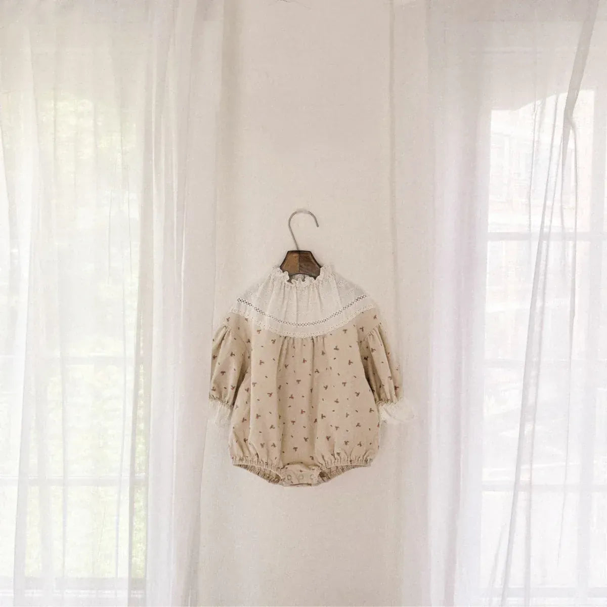 長袖ロンパース ベビーロンパース帽子セット レースフリル長袖ボディスーツ+バケットハット【mh0008522】