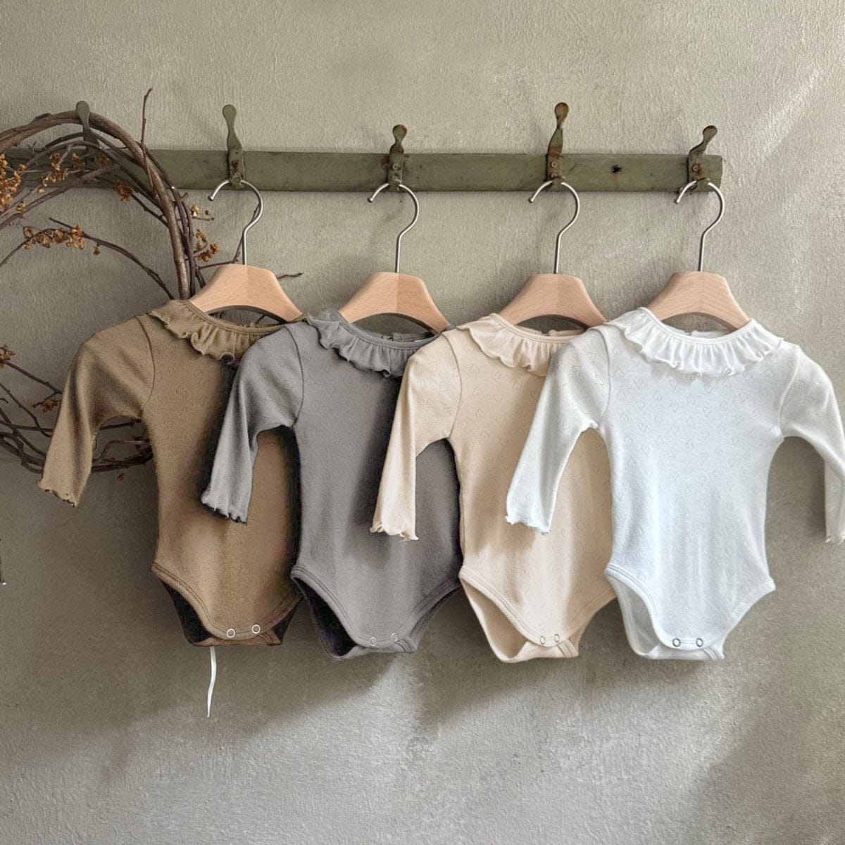 長袖ロンパース ベビーロンパース ラッフル襟シンプル長袖ボディスーツ【mh0009029】