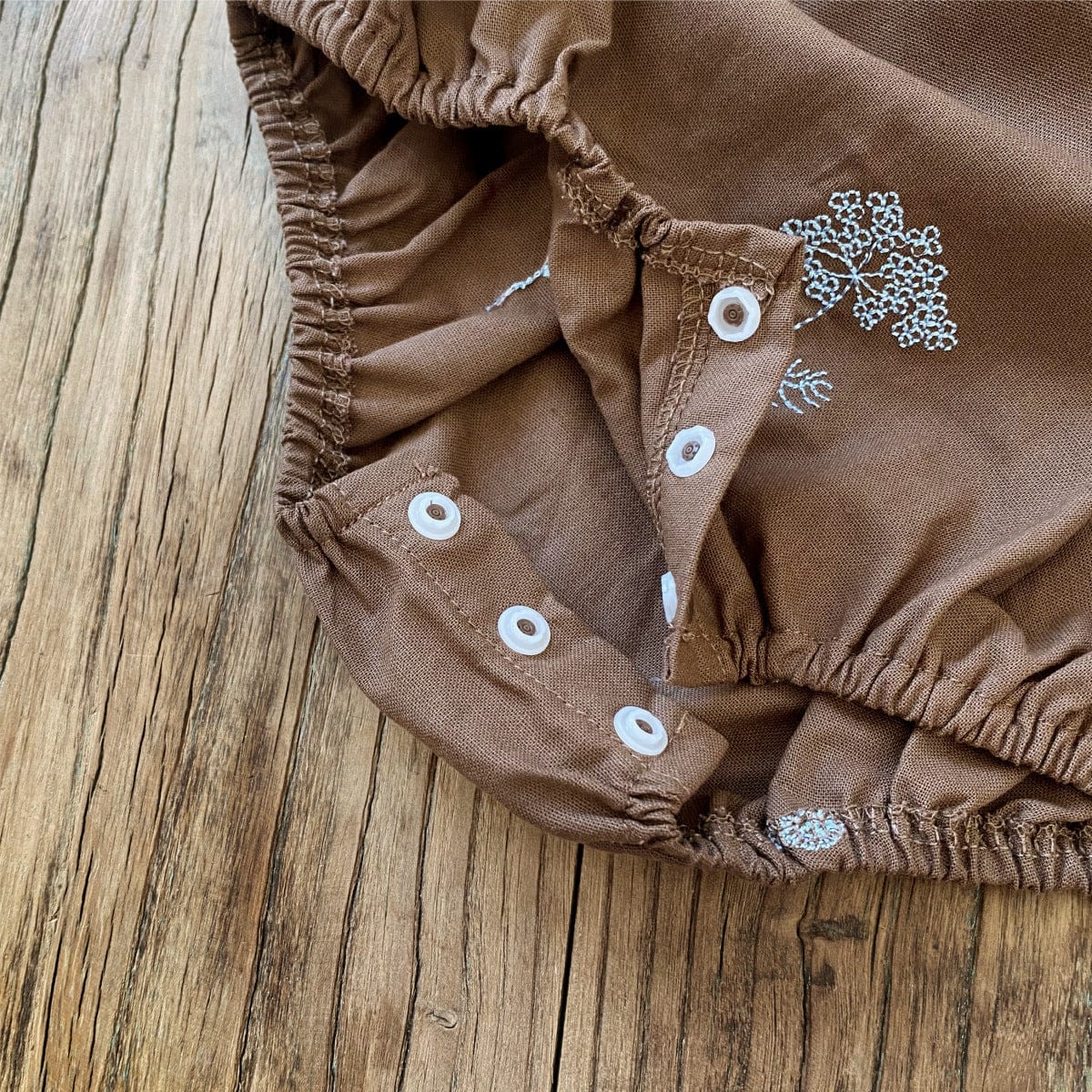 半袖ロンパース フラワー刺繍半袖パフスリーブロンパース【mh0009989】