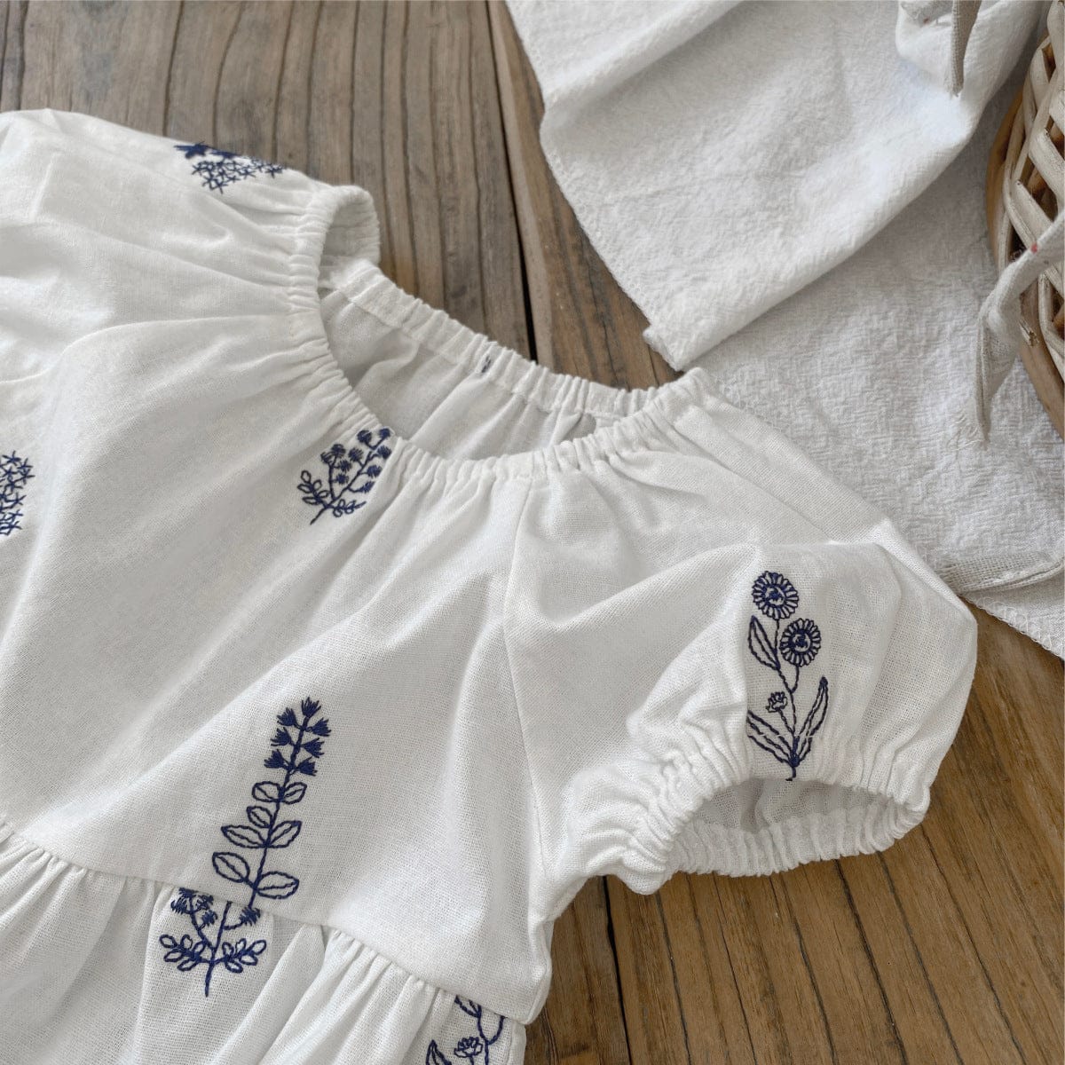 半袖ロンパース フラワー刺繍半袖パフスリーブロンパース【mh0009989】