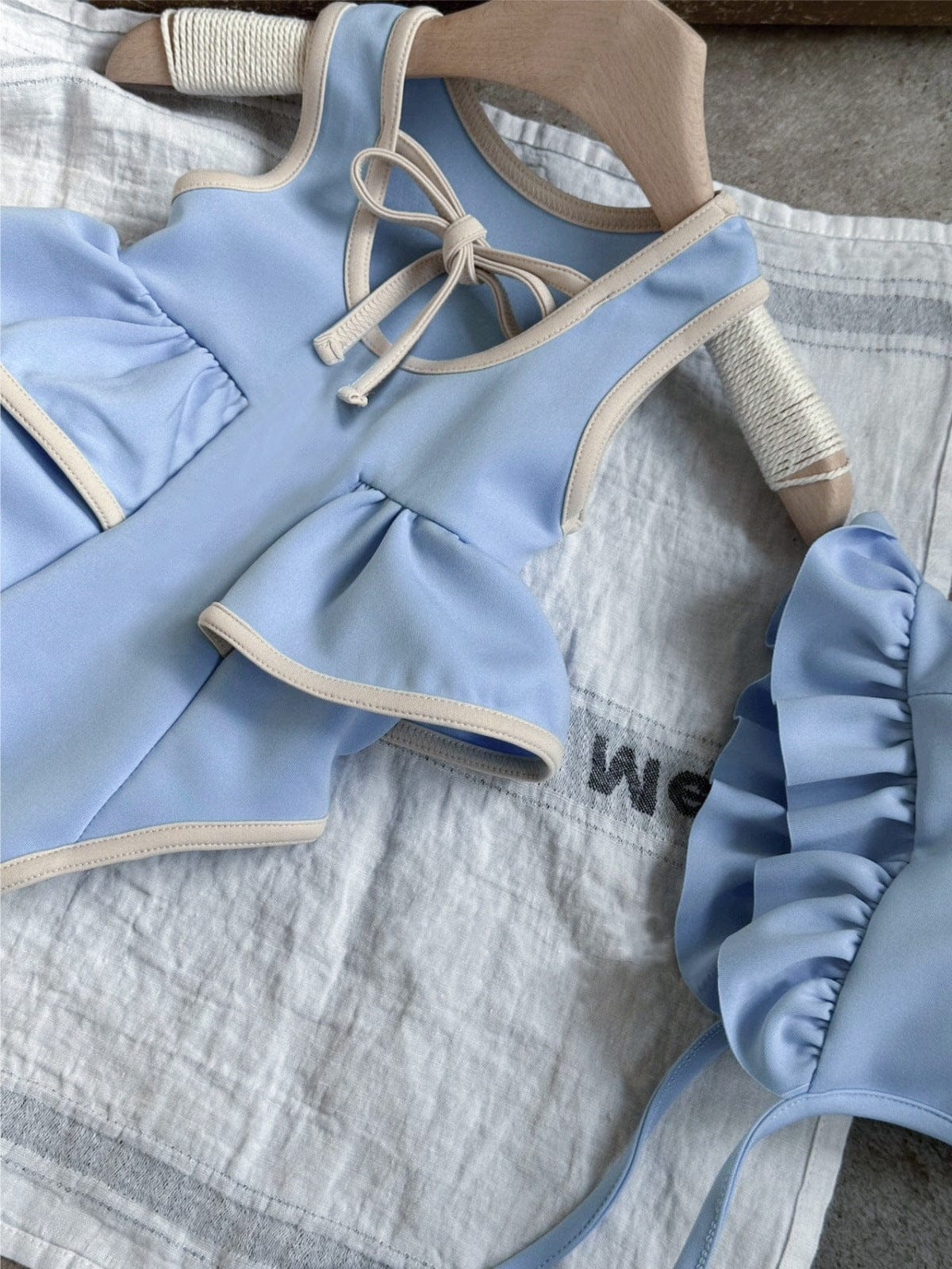 ベビー用水着 ベビー水着 サイドフリルノースリーブワンピーススイムウェア+帽子セット【mh0010216】