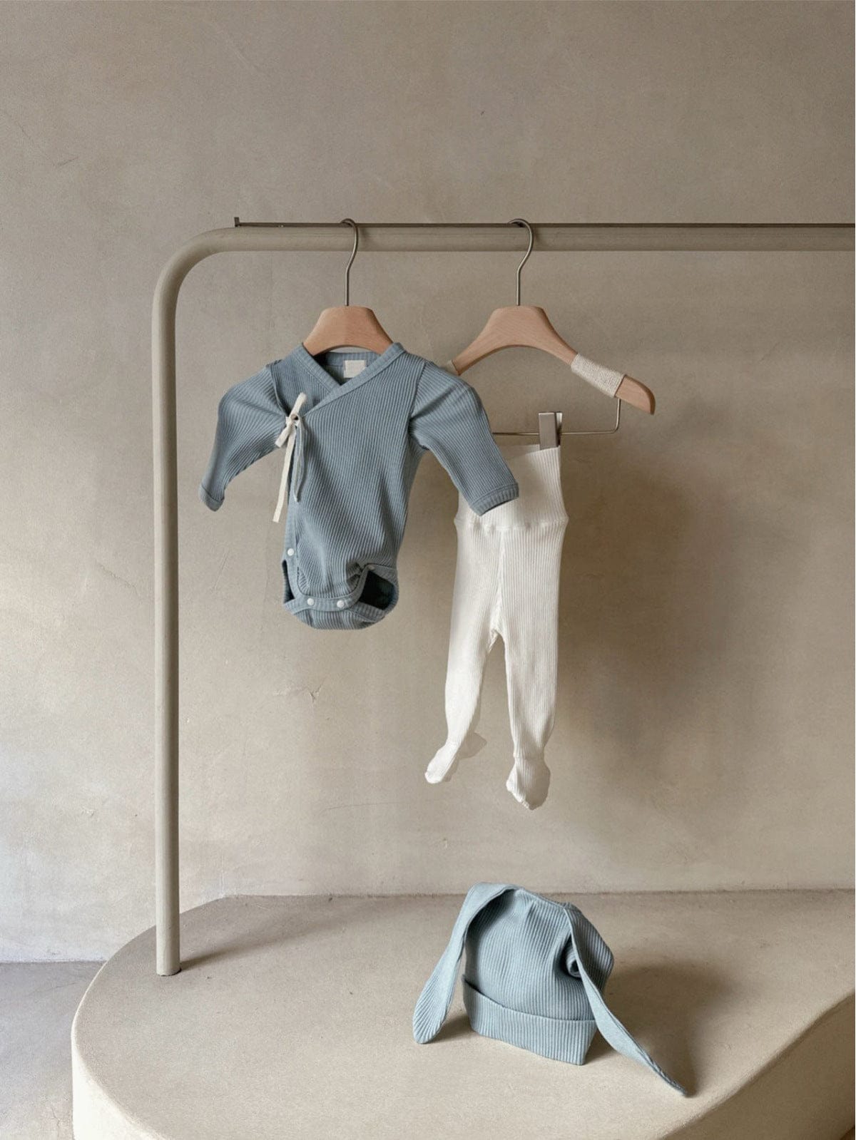 ロンパースセットアップ 長袖ベビー肌着ロンパース+足付きレギンスパンツ+うさ耳帽子セット【mh0010599】