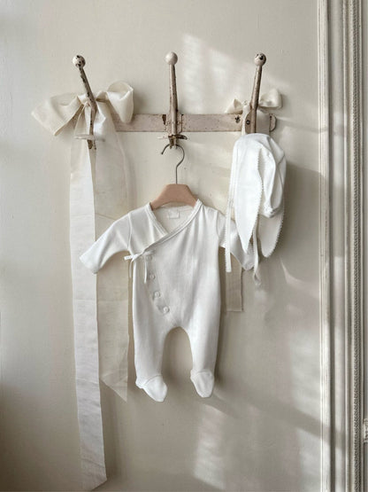 長袖ロンパース フロントリボンロンパース 足つきデザイン コットン新生児カバーオール【mh0010893】