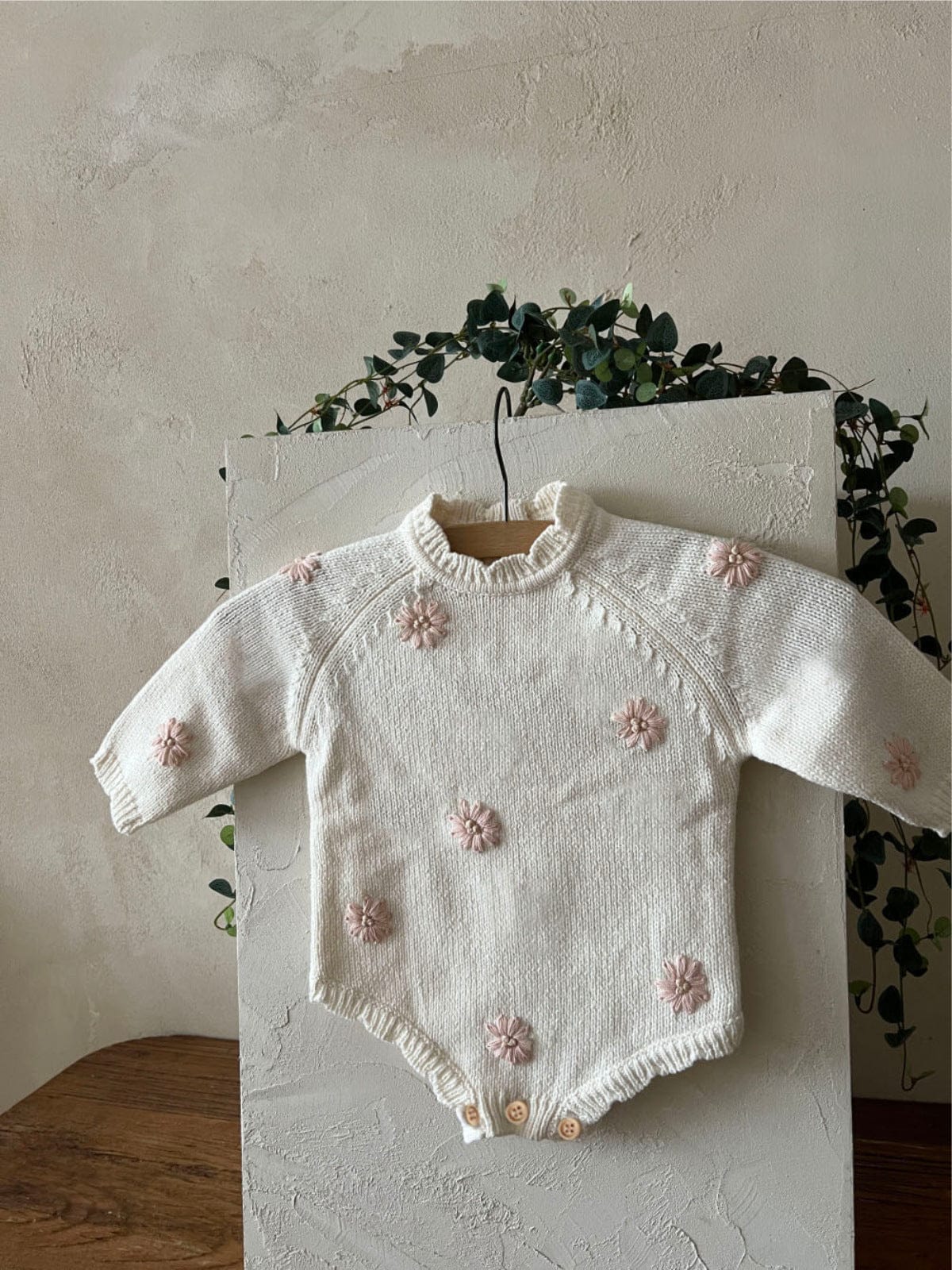 長袖ロンパース ぷっくり刺繍フラワーニットロンパース メロウ 長袖ベビーカバーオール【mh0010894】