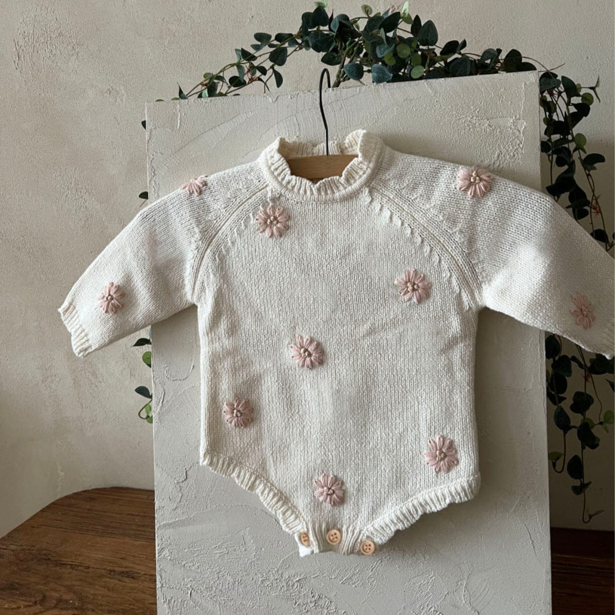 長袖ロンパース ぷっくり刺繍フラワーニットロンパース メロウ 長袖ベビーカバーオール【mh0010894】