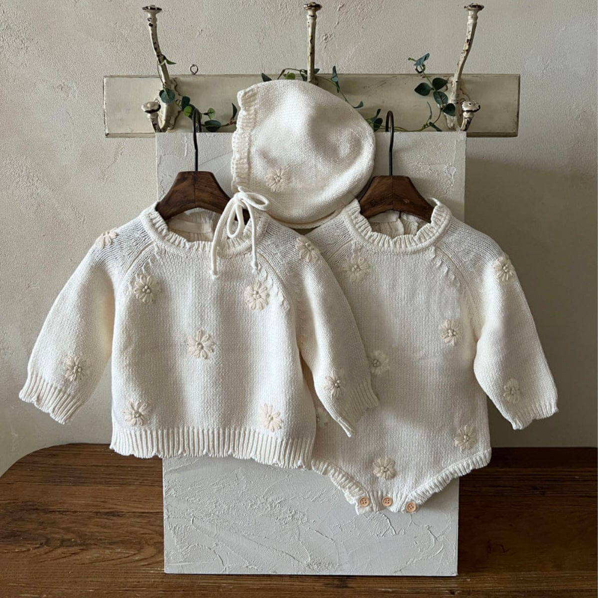 長袖ロンパース ぷっくり刺繍フラワーニットロンパース メロウ 長袖ベビーカバーオール【mh0010894】