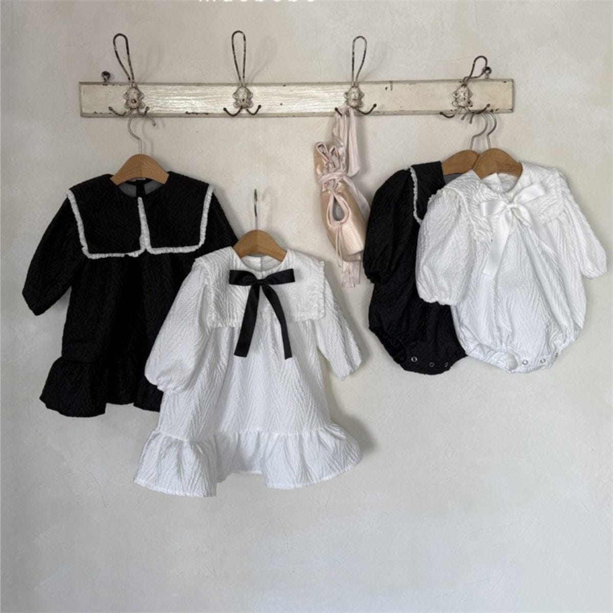 長袖ワンピース ビッグ襟付き長袖ワンピース フロントリボン ジャガード【mh0010899】