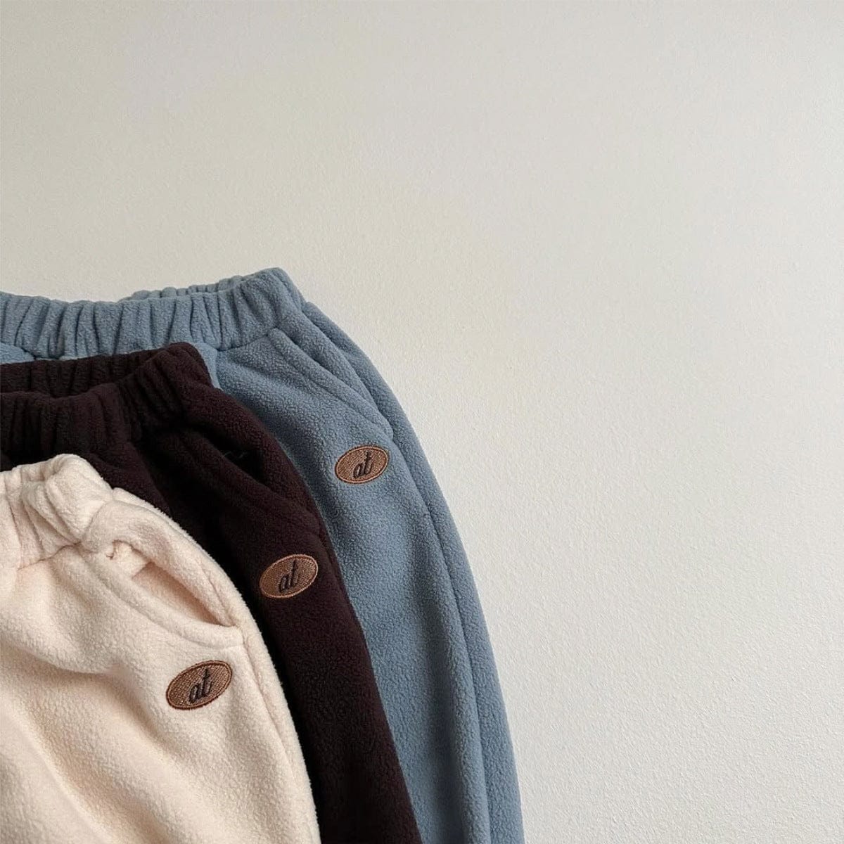 ロングパンツ・スウェットパンツ ジョガーパンツ 裏起毛フリース素材 刺繍ワッペン ハーレム長ズボン【mh0011365】